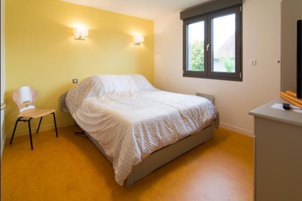 Three-Bedroom House - Photo 10