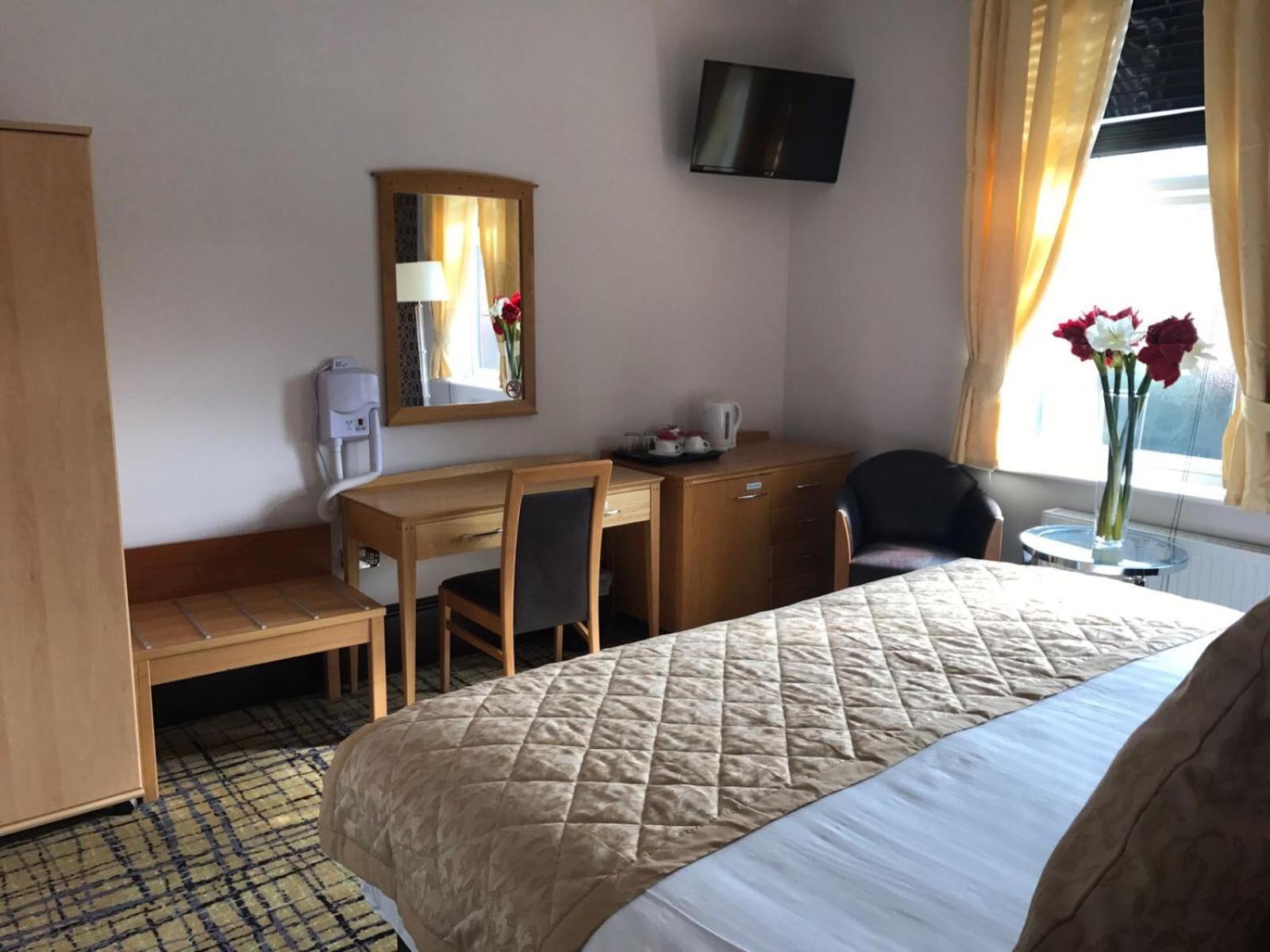 Deluxe King Room photo 2