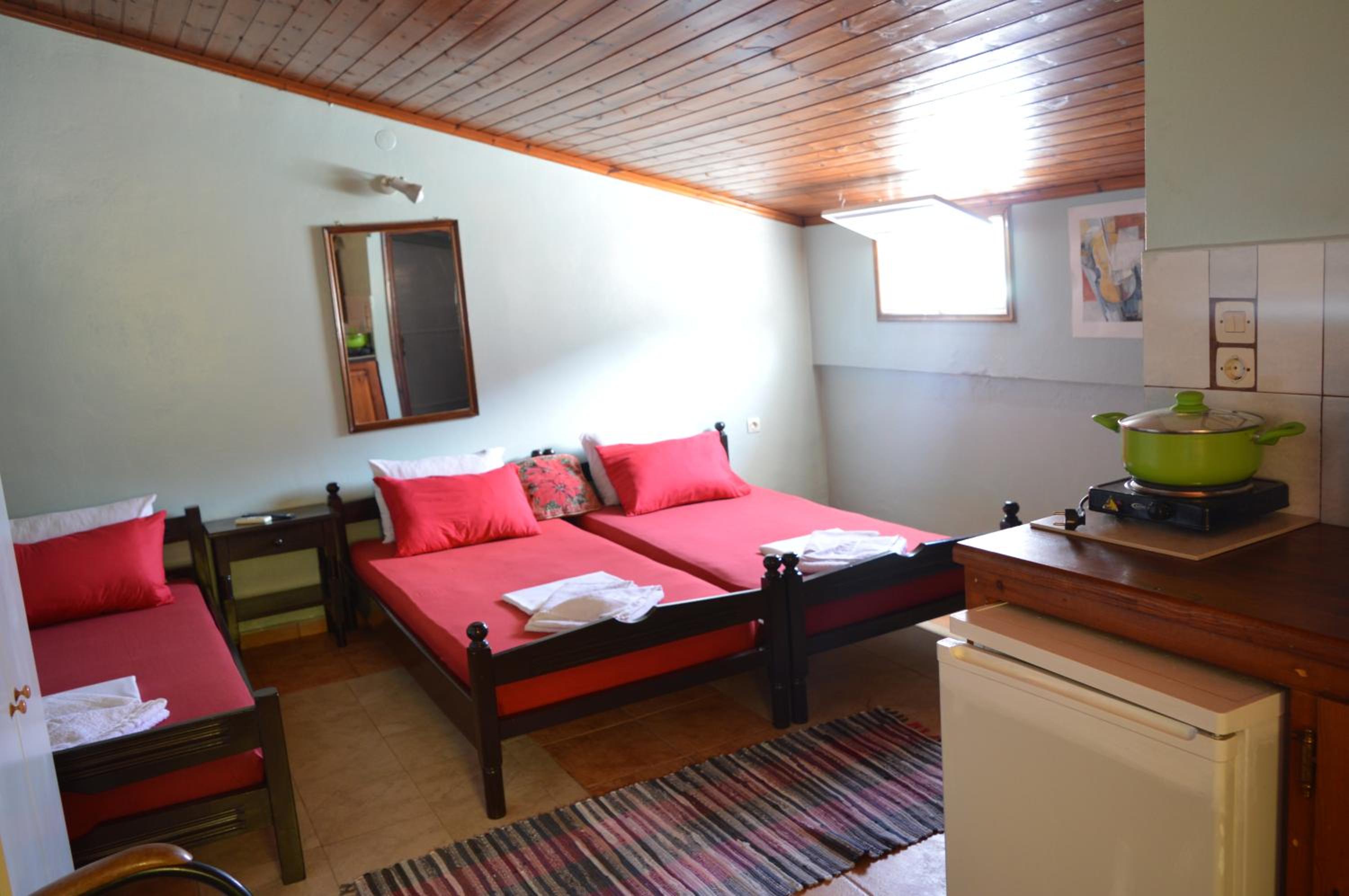 Economy Triple Room