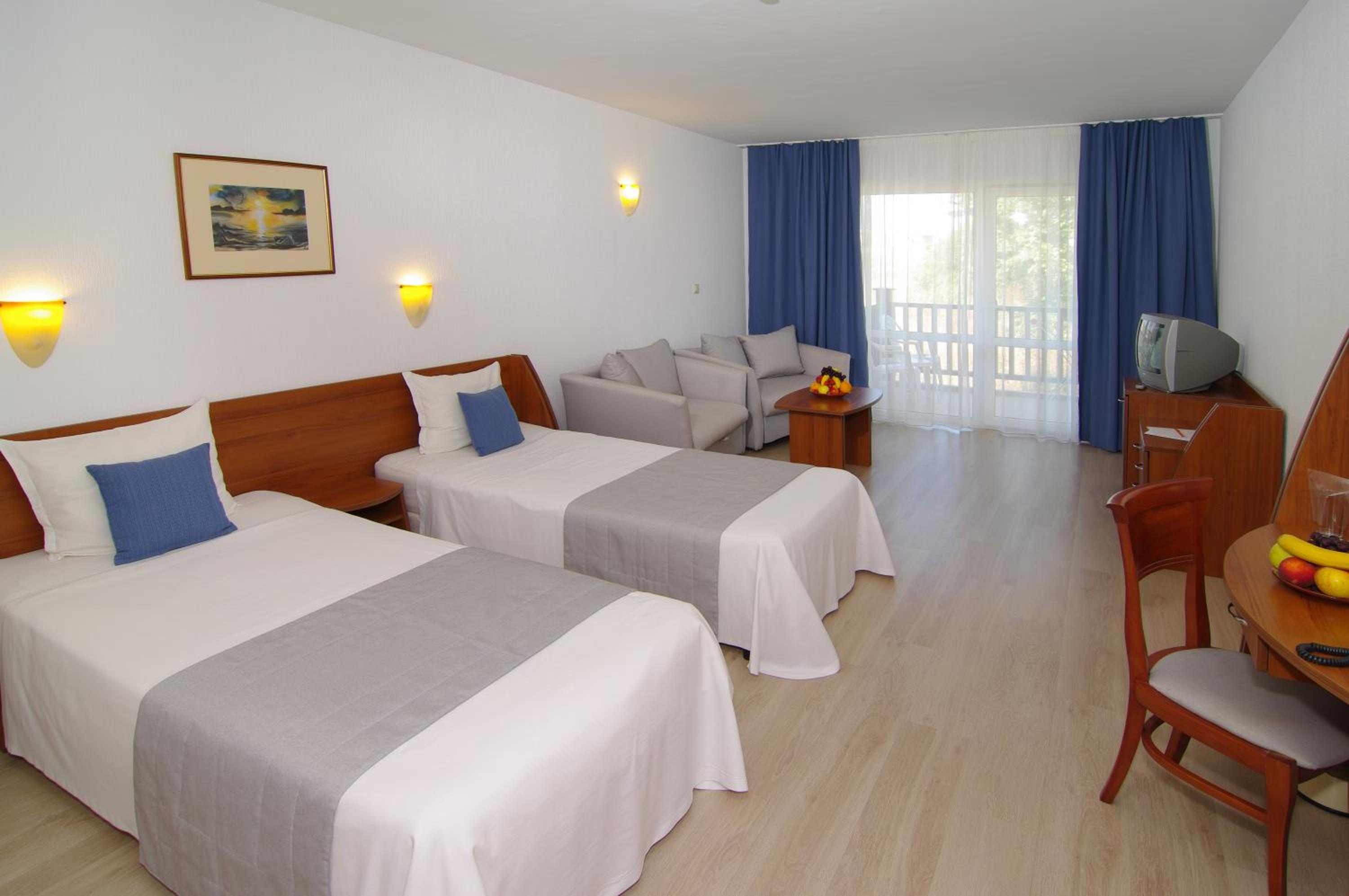Double or Twin Room photo 2