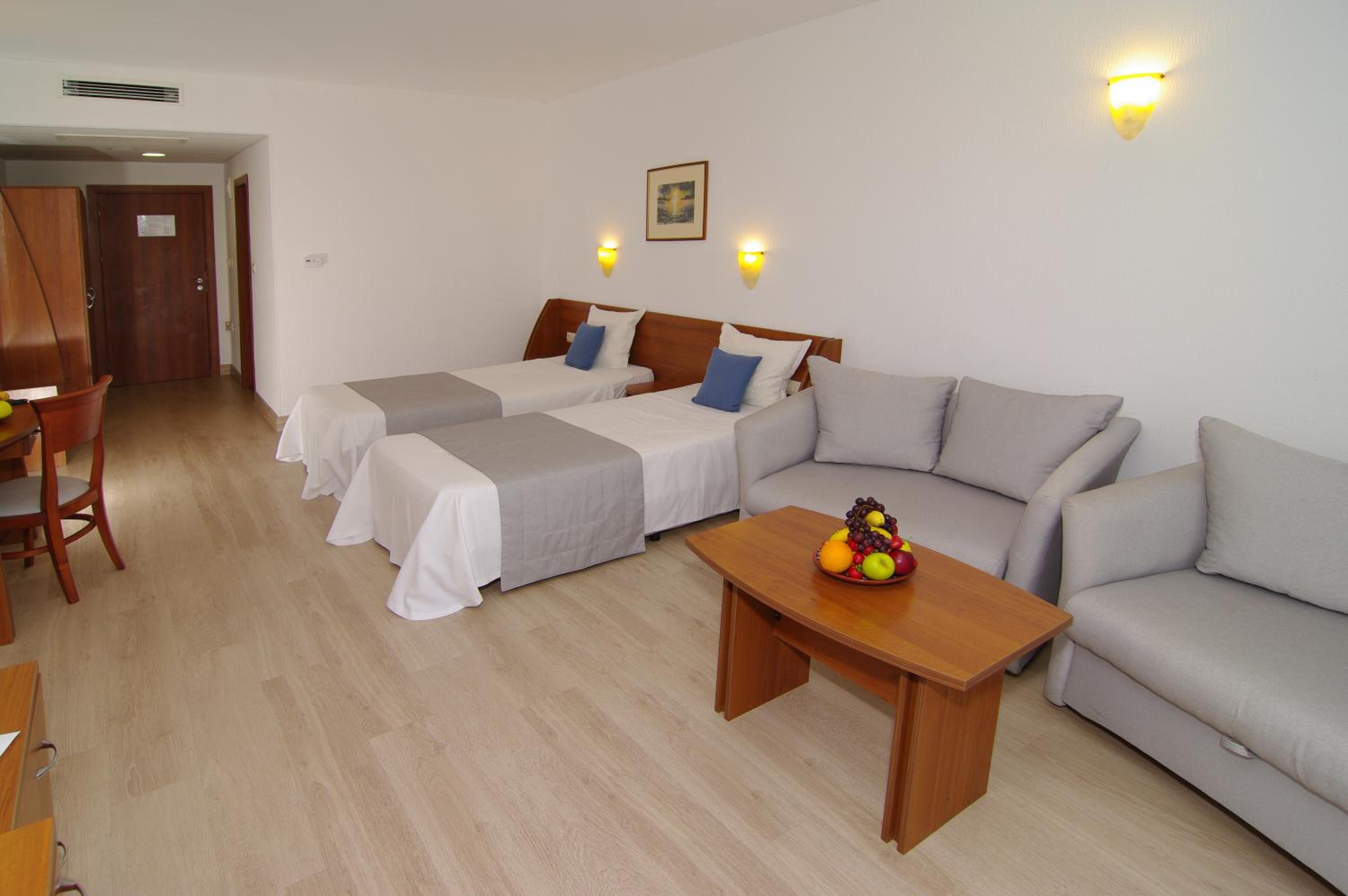Double or Twin Room photo 3
