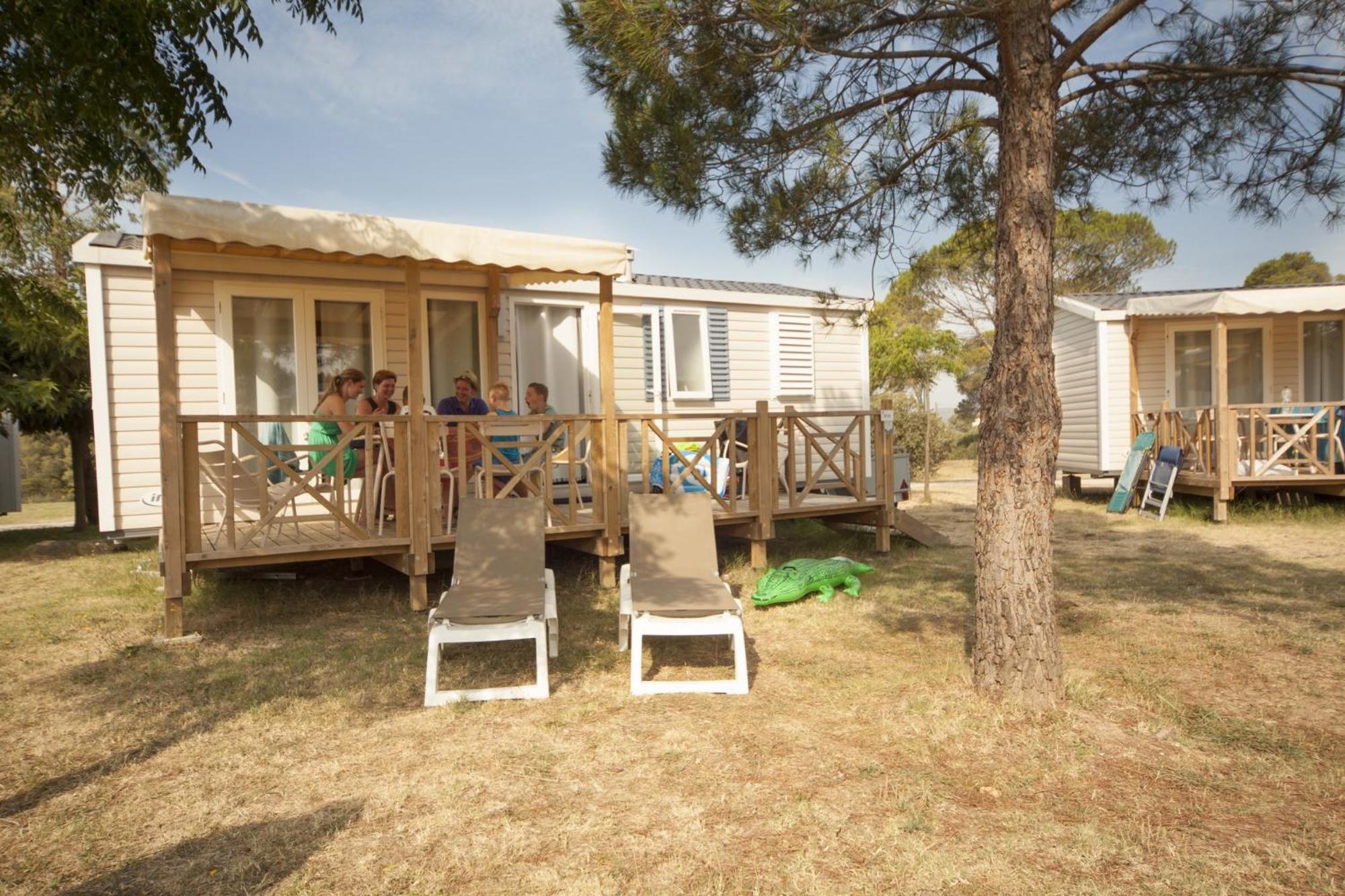 Comfort Three-Bedroom Mobile Home (6 Adults) with Veranda photo 2