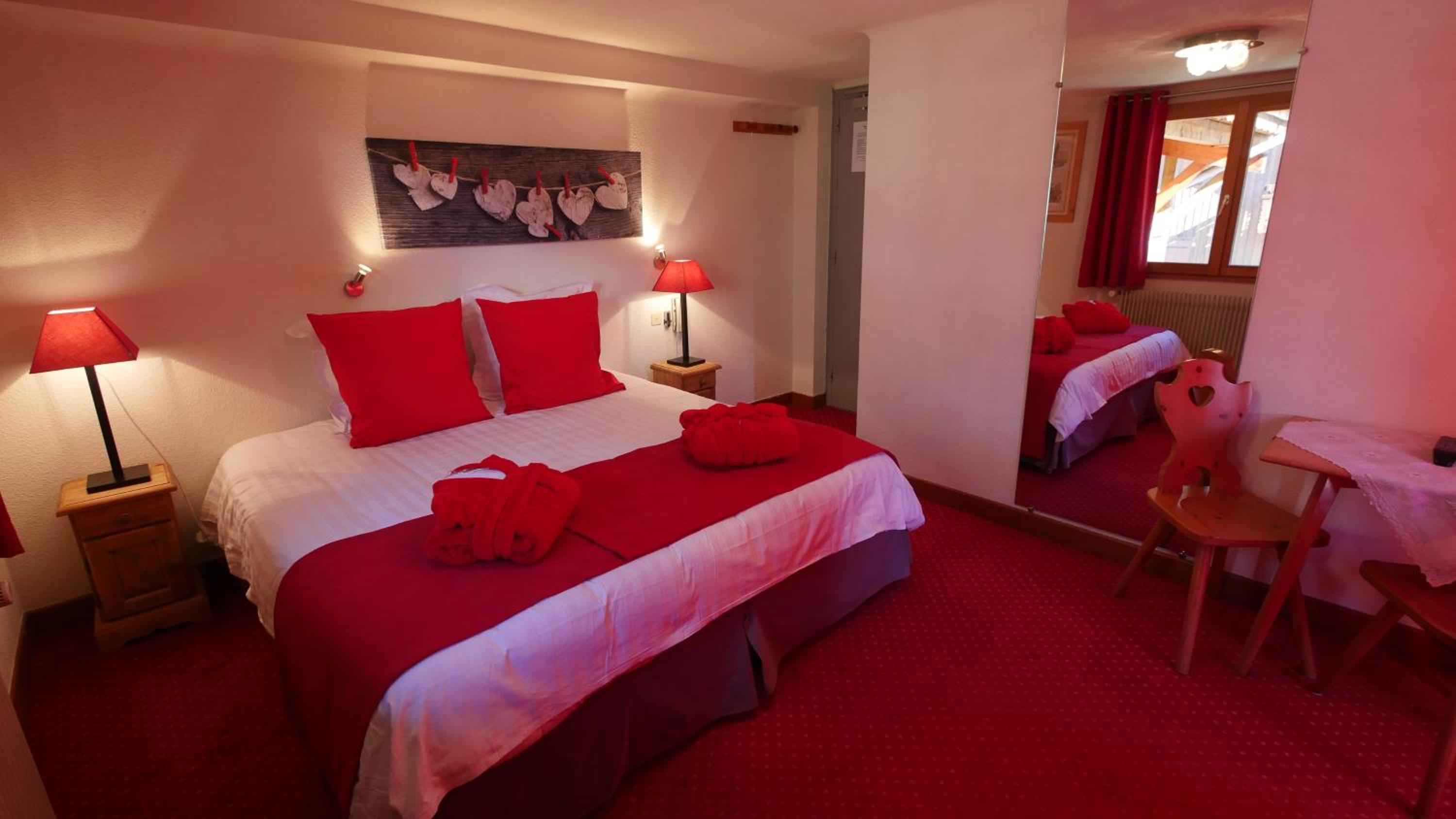 Double or Twin Room with Mountain View photo 2