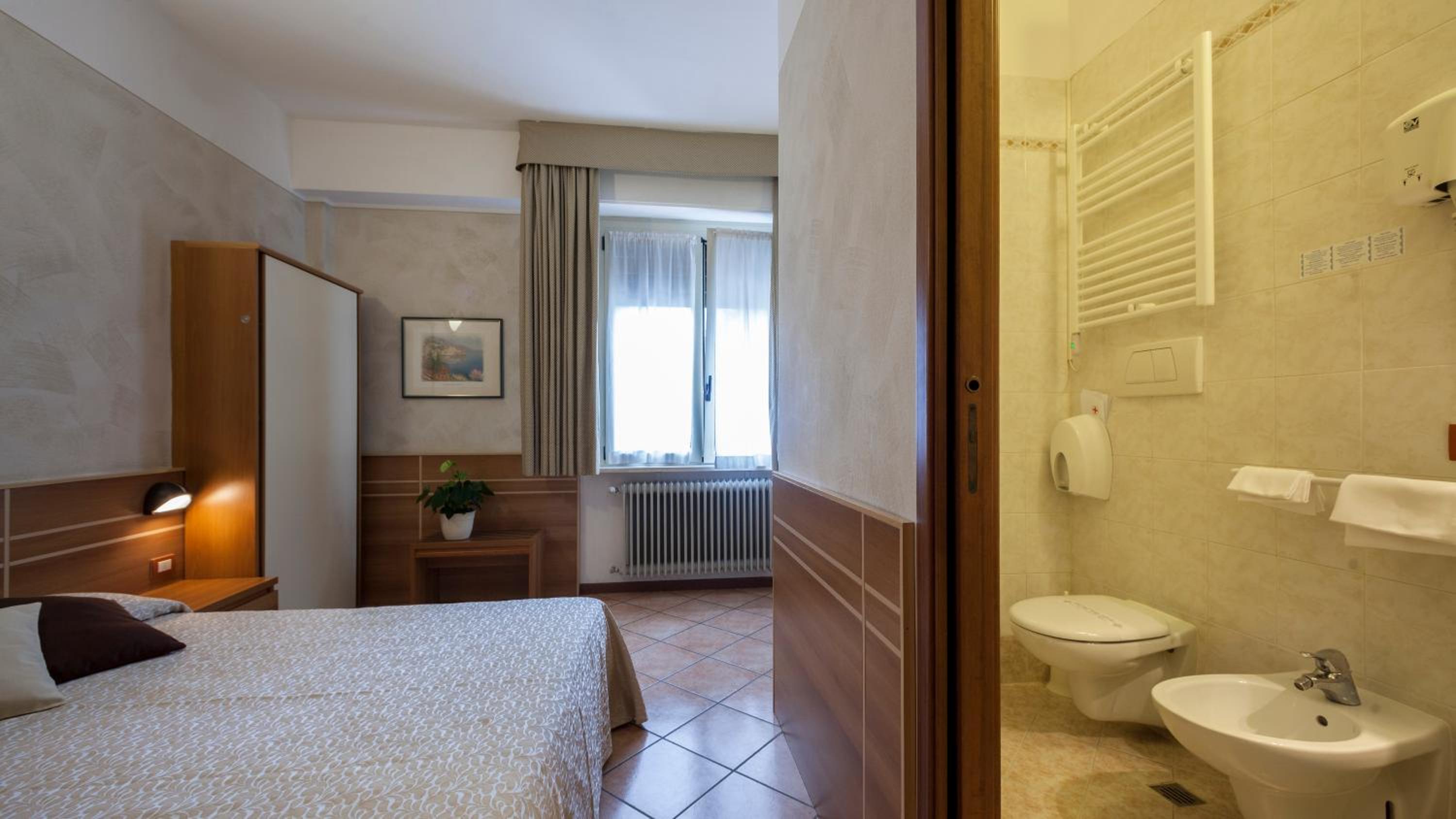 Double or Twin Room with Extra Bed photo 2
