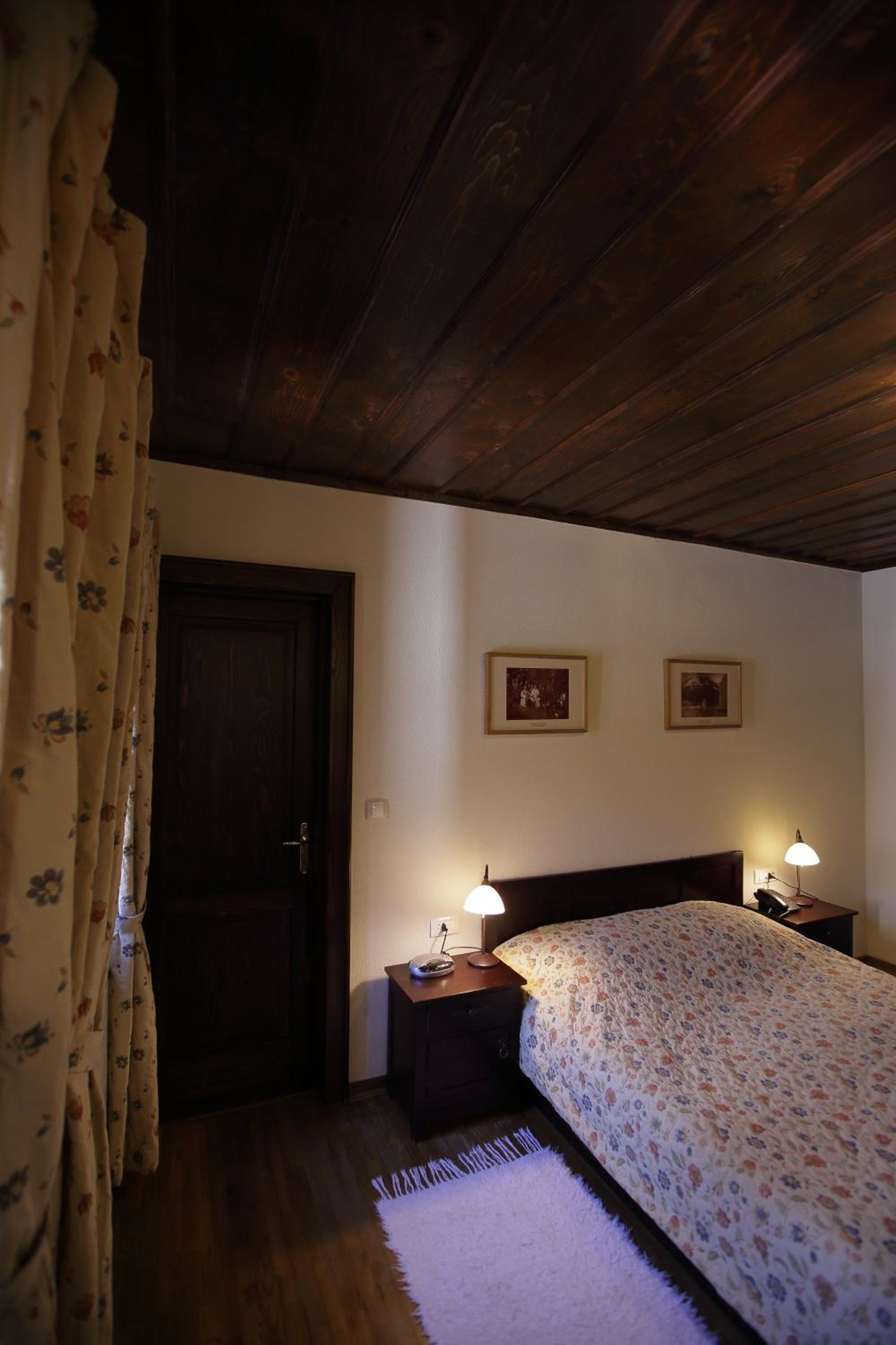 Comfort Double Room with Cot Available photo 2