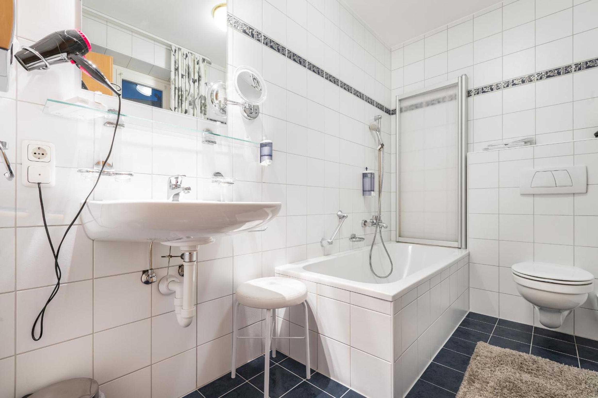 Double Room - Photo 9