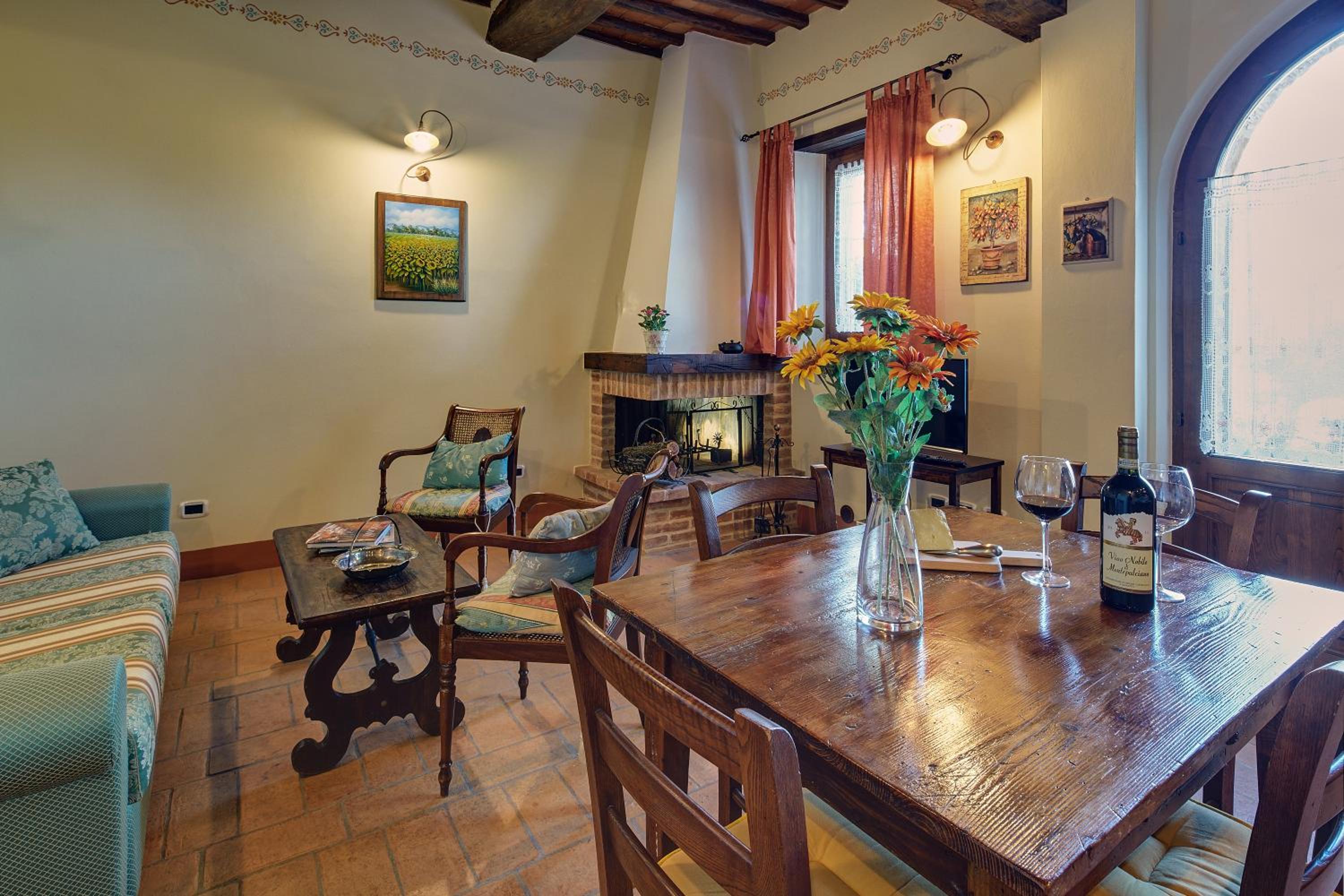 One-Bedroom Apartment with Patio (4 Adults)