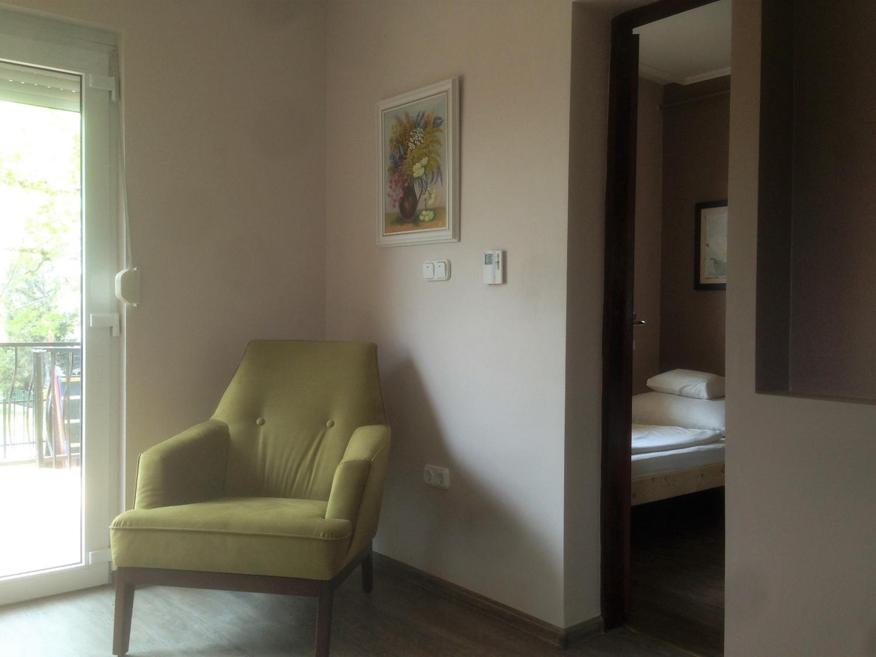 Apartment (6 Adults) photo 2