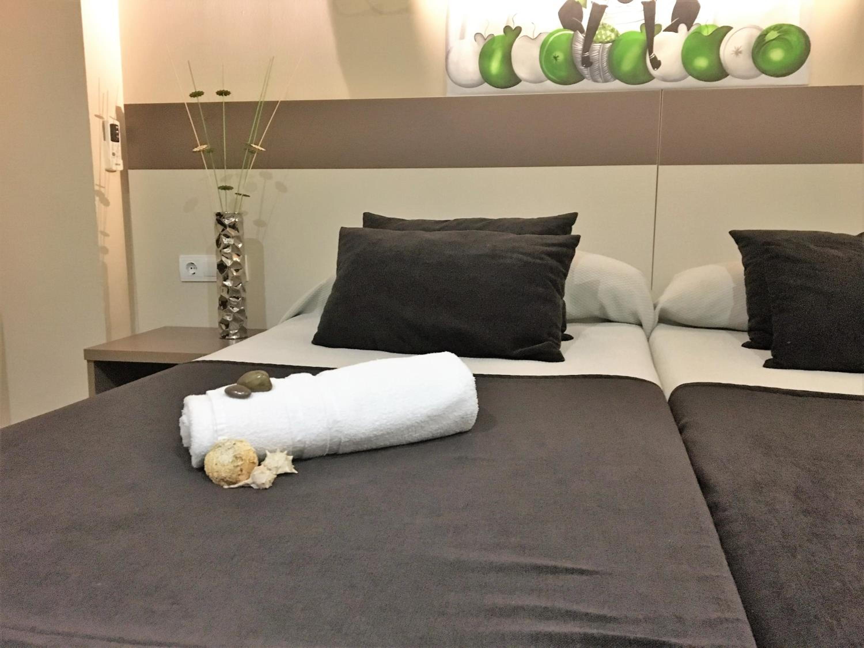 Double or Twin Room, photo 7