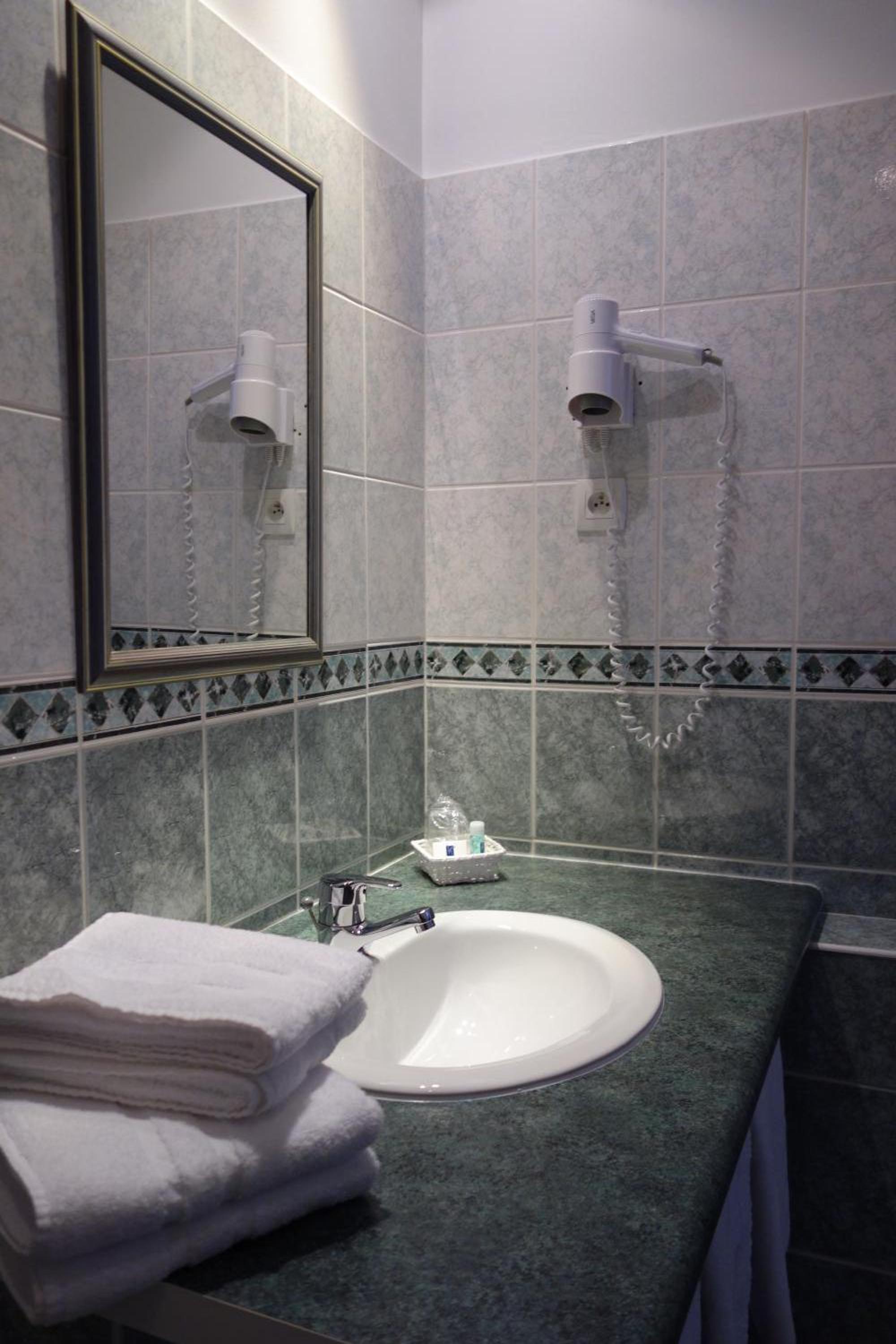 Superior Double Room - Photo 9
