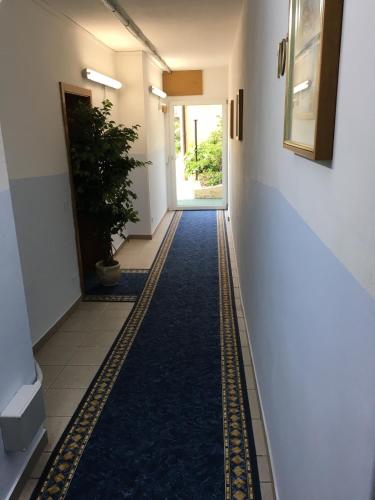 Family Room with Private Bathroom (3 Adults + 1 Child)  - Photo 8