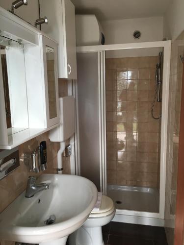 Family Room with Private Bathroom (3 Adults + 1 Child)  - Photo 9