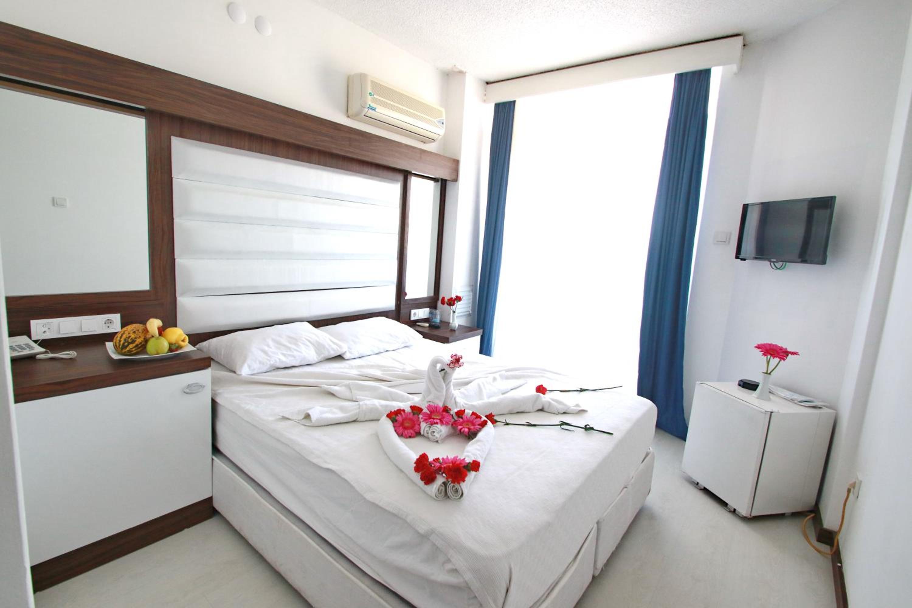 Double or Twin Room with Sea View and Balcony