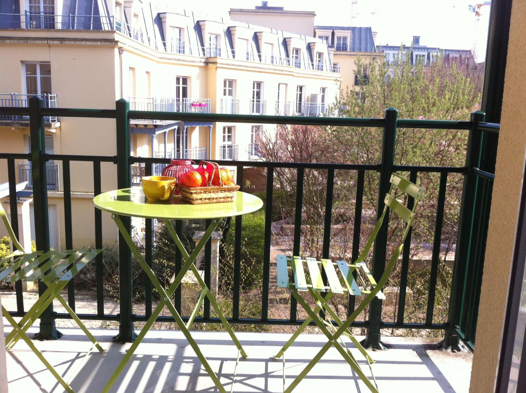 Apartment with Balcony photo 1
