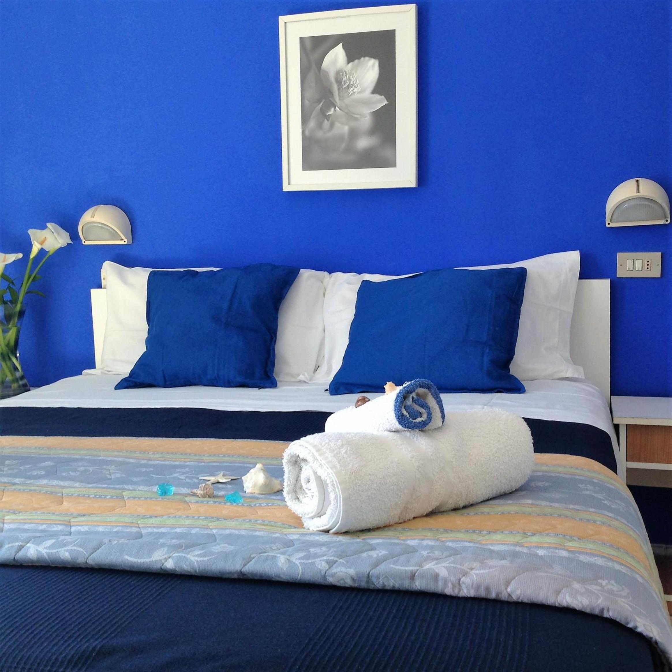 Double or Twin Room - Photo 2