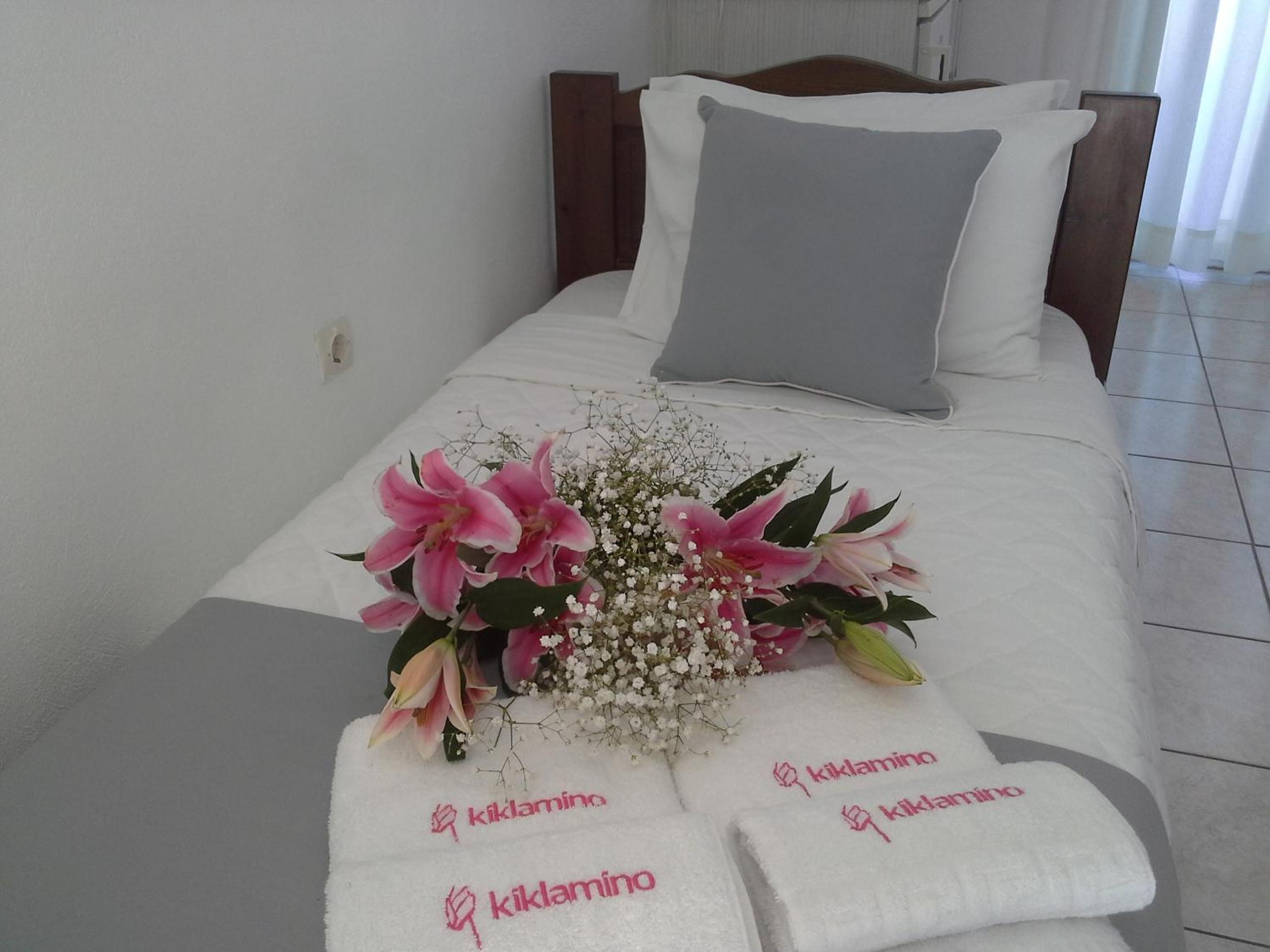 Standard Twin Room with Sunset View photo 2