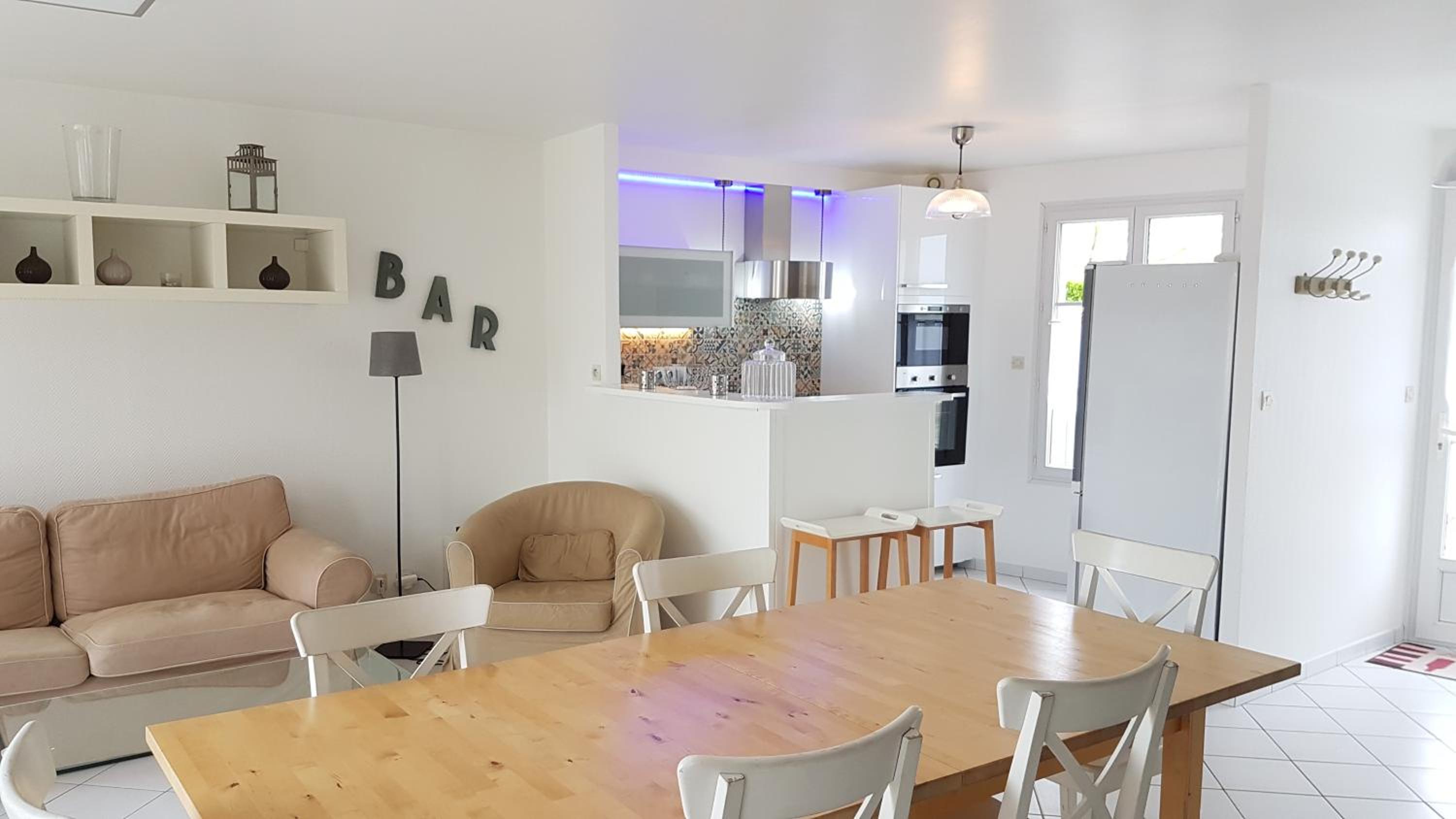 Three-Bedroom Apartment - 29 rue des Rochemarines