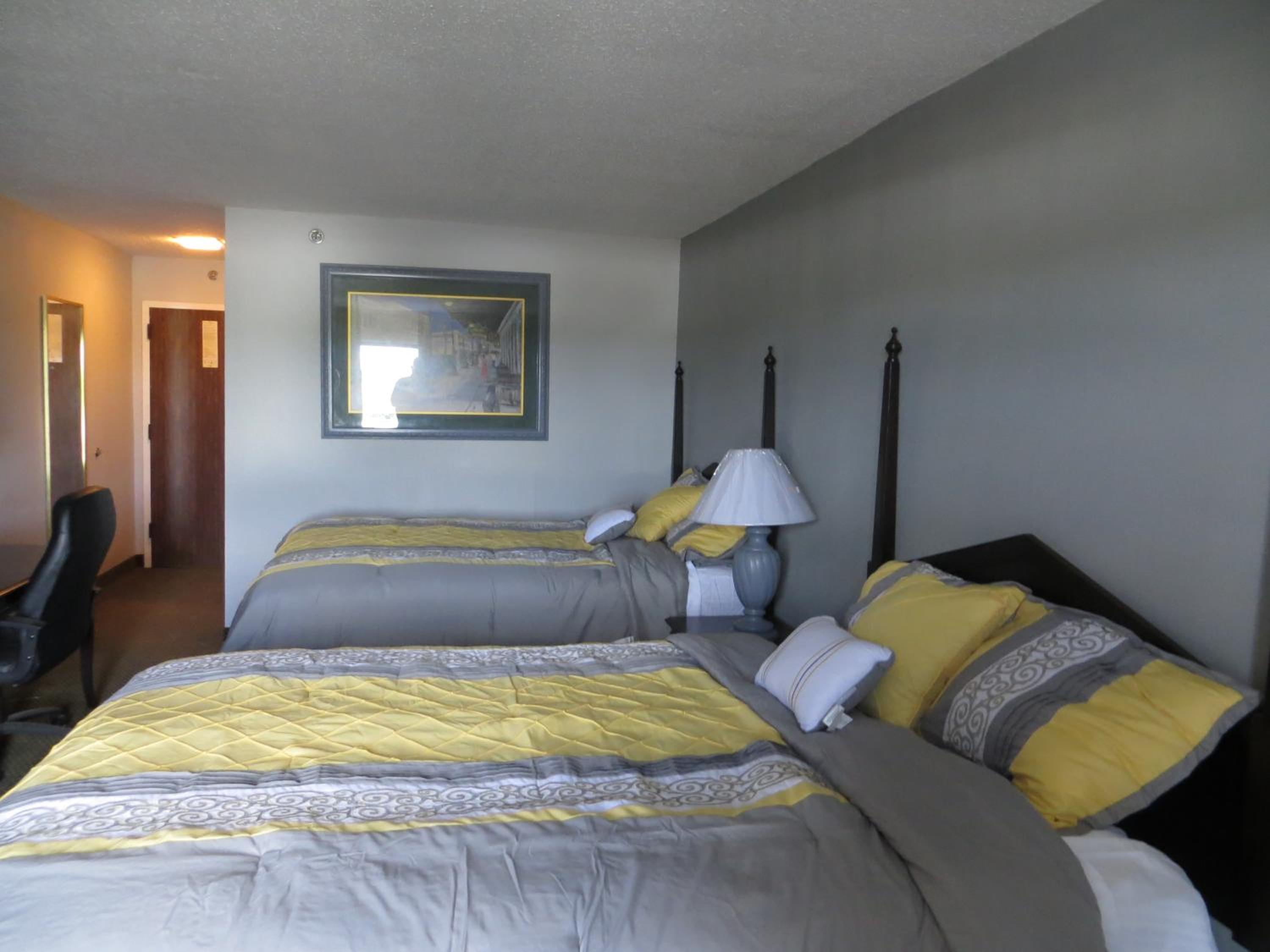 Standard Queen Room