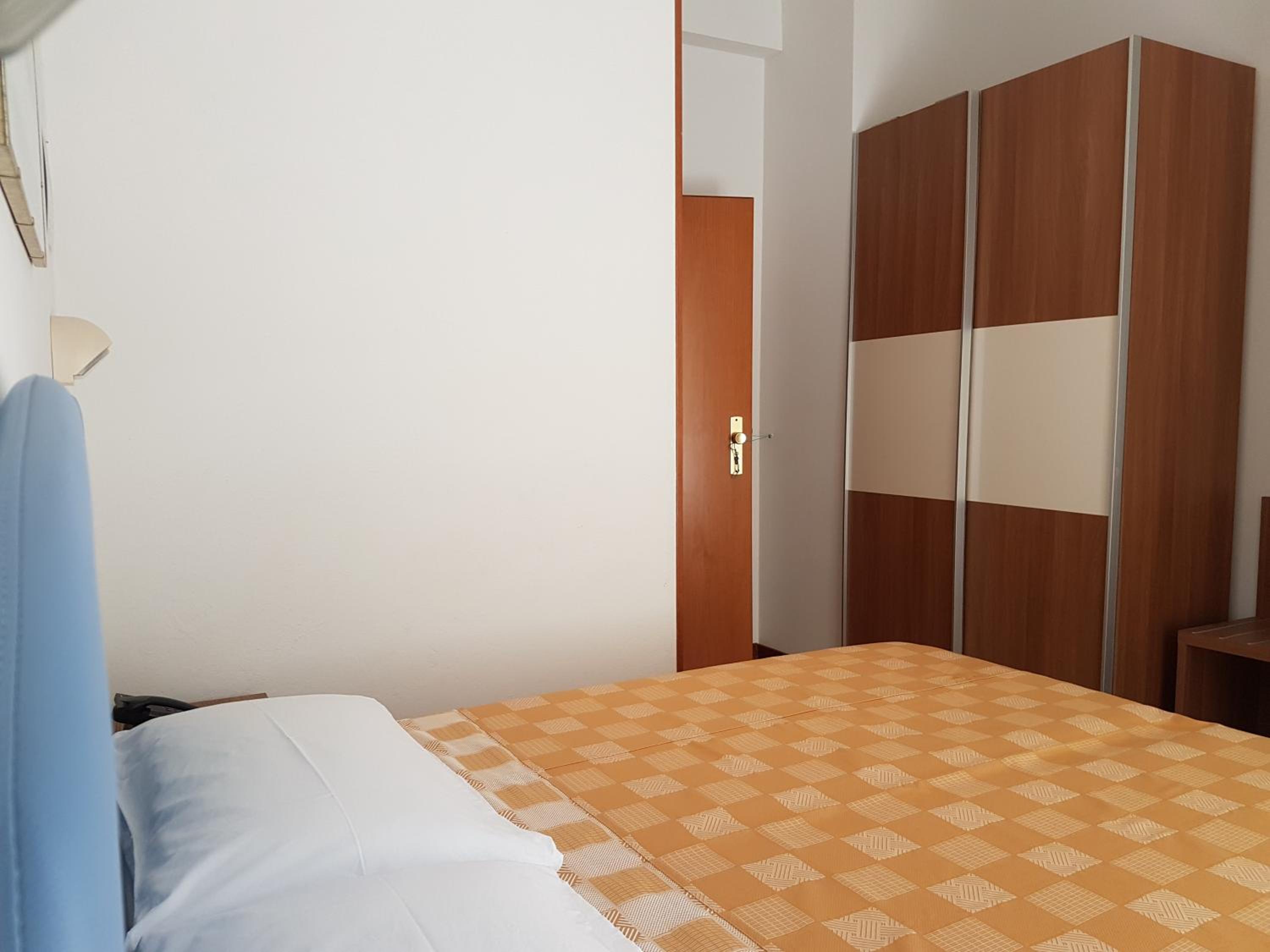 Small Double Room with Balcony photo 2