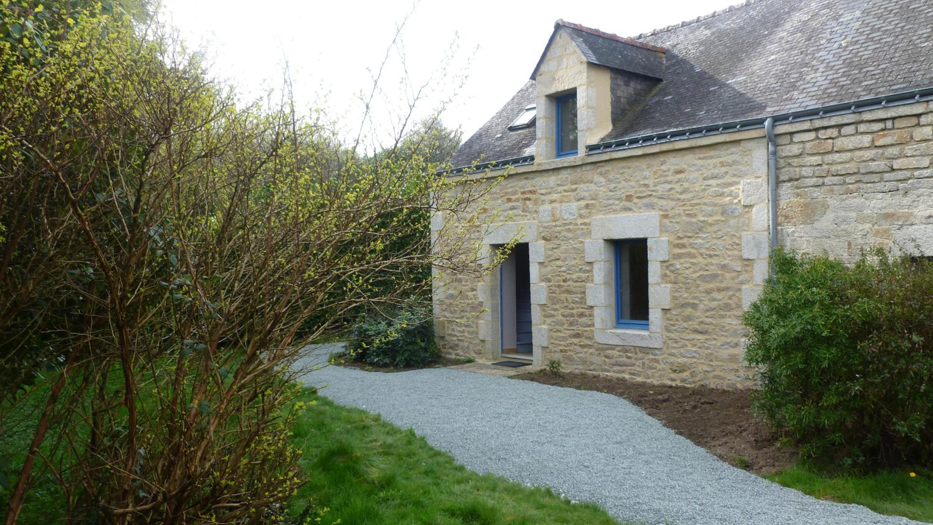 One-Bedroom House - Photo 2