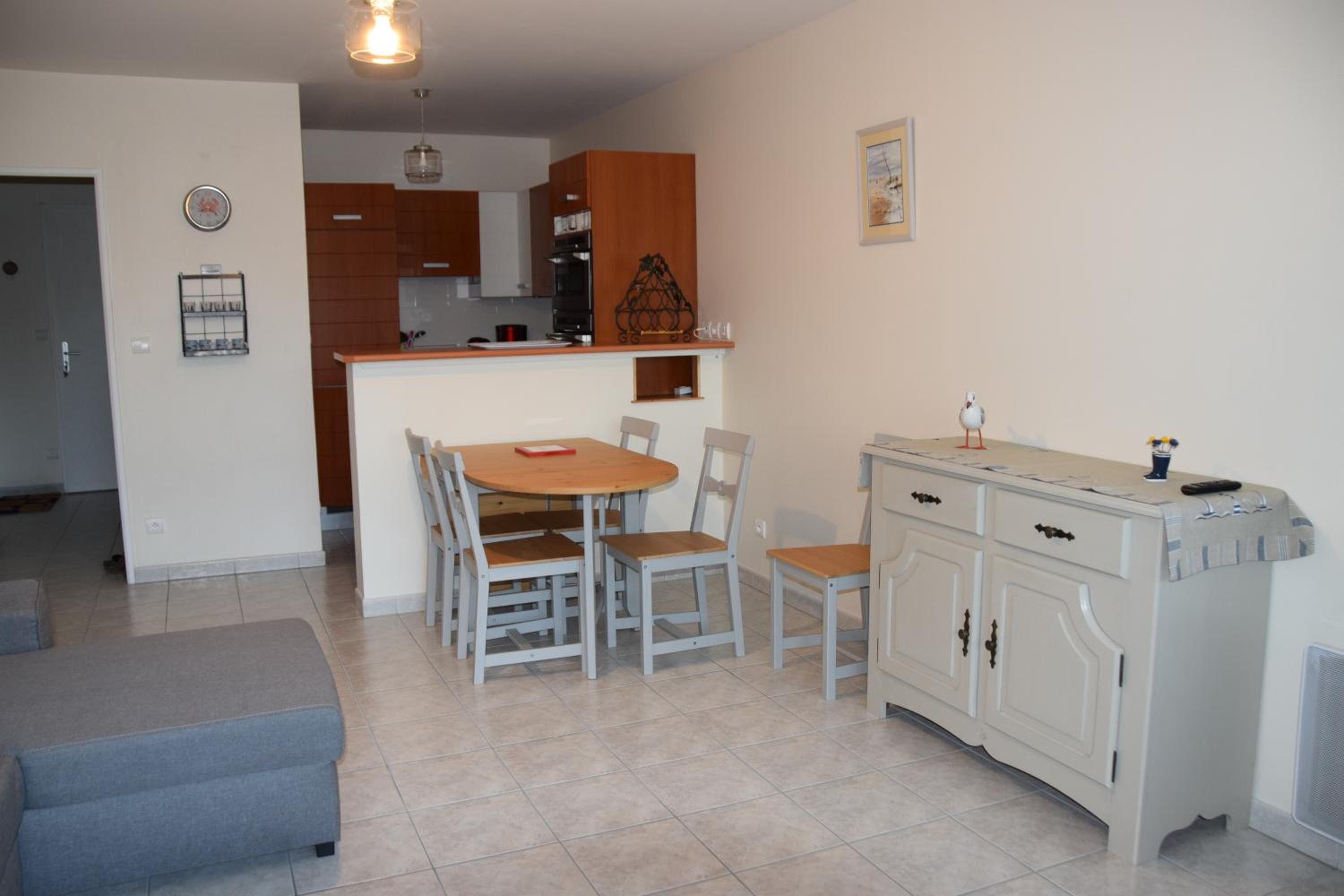 Apartment photo 2