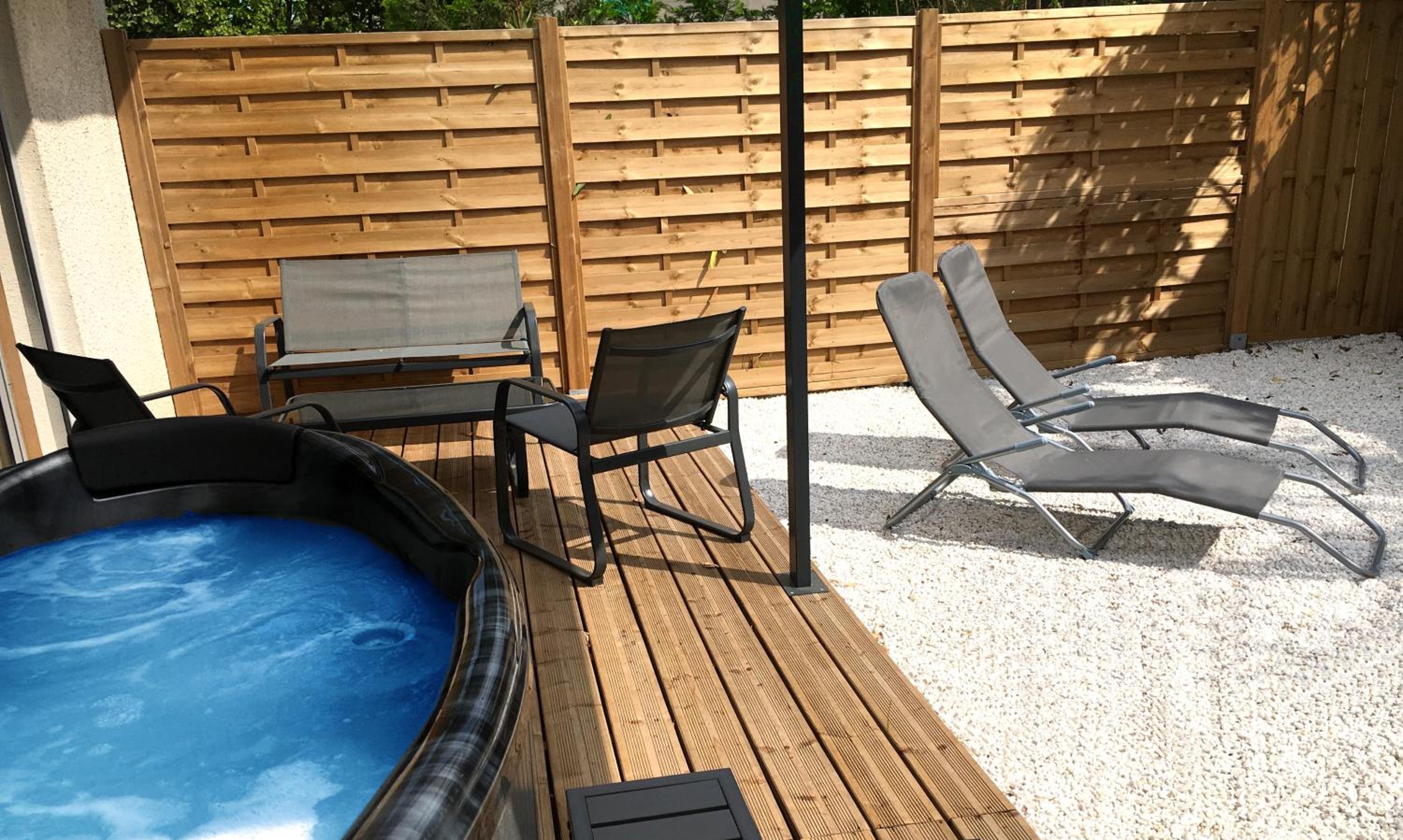 Superior Loft with Outdoor Jacuzzi (heated all year) - Photo 2