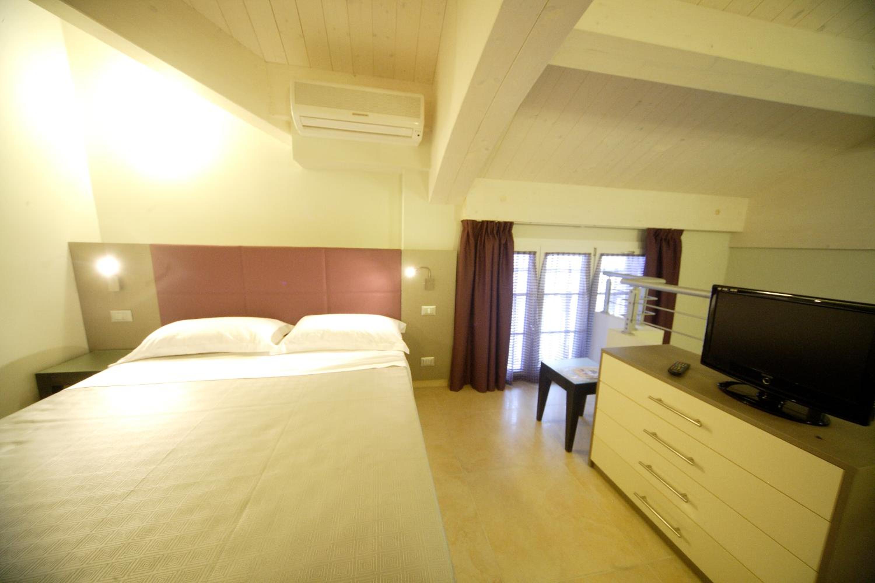 One-Bedroom Apartment - Split Level