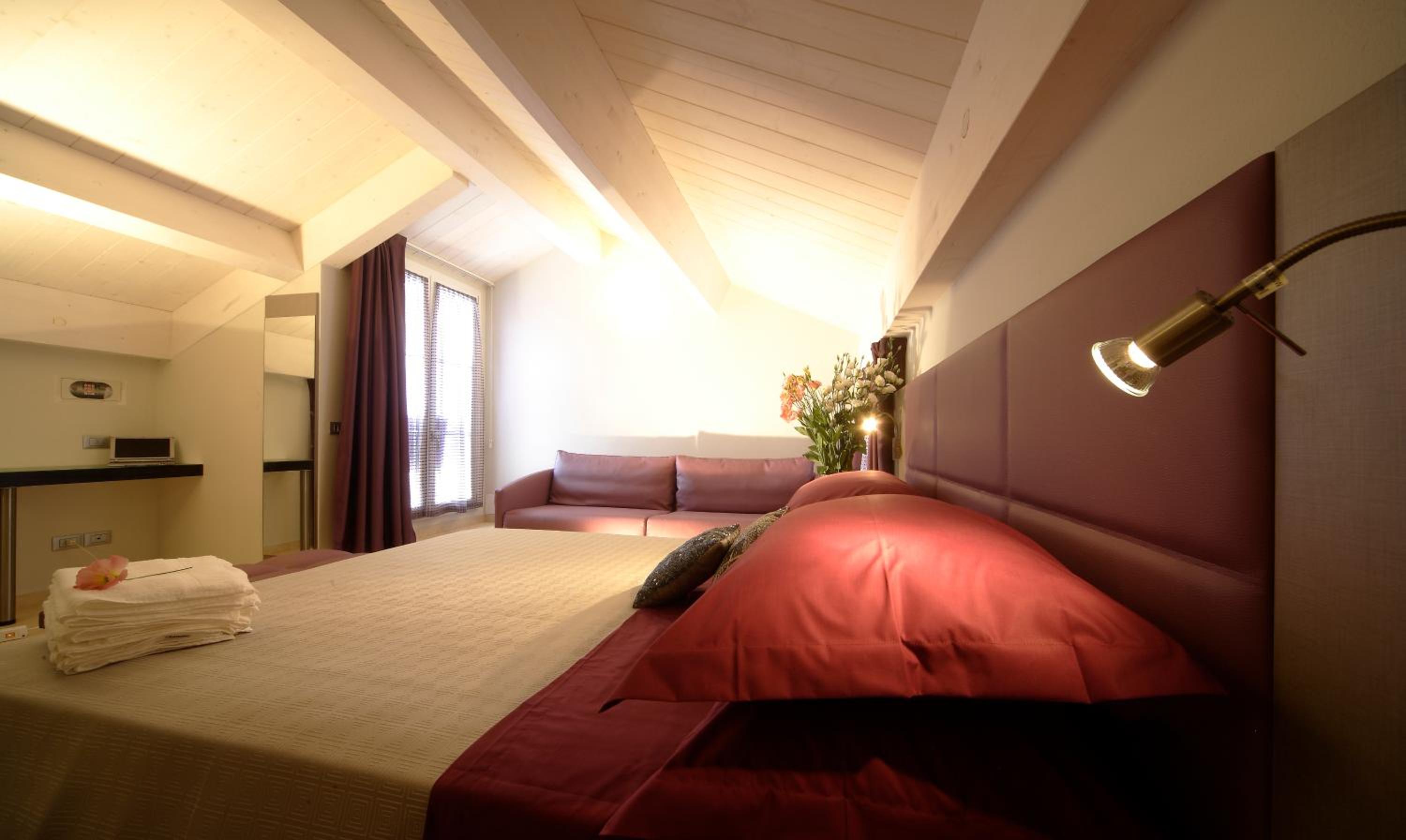 Junior Suite (3 Adults) - Split Level