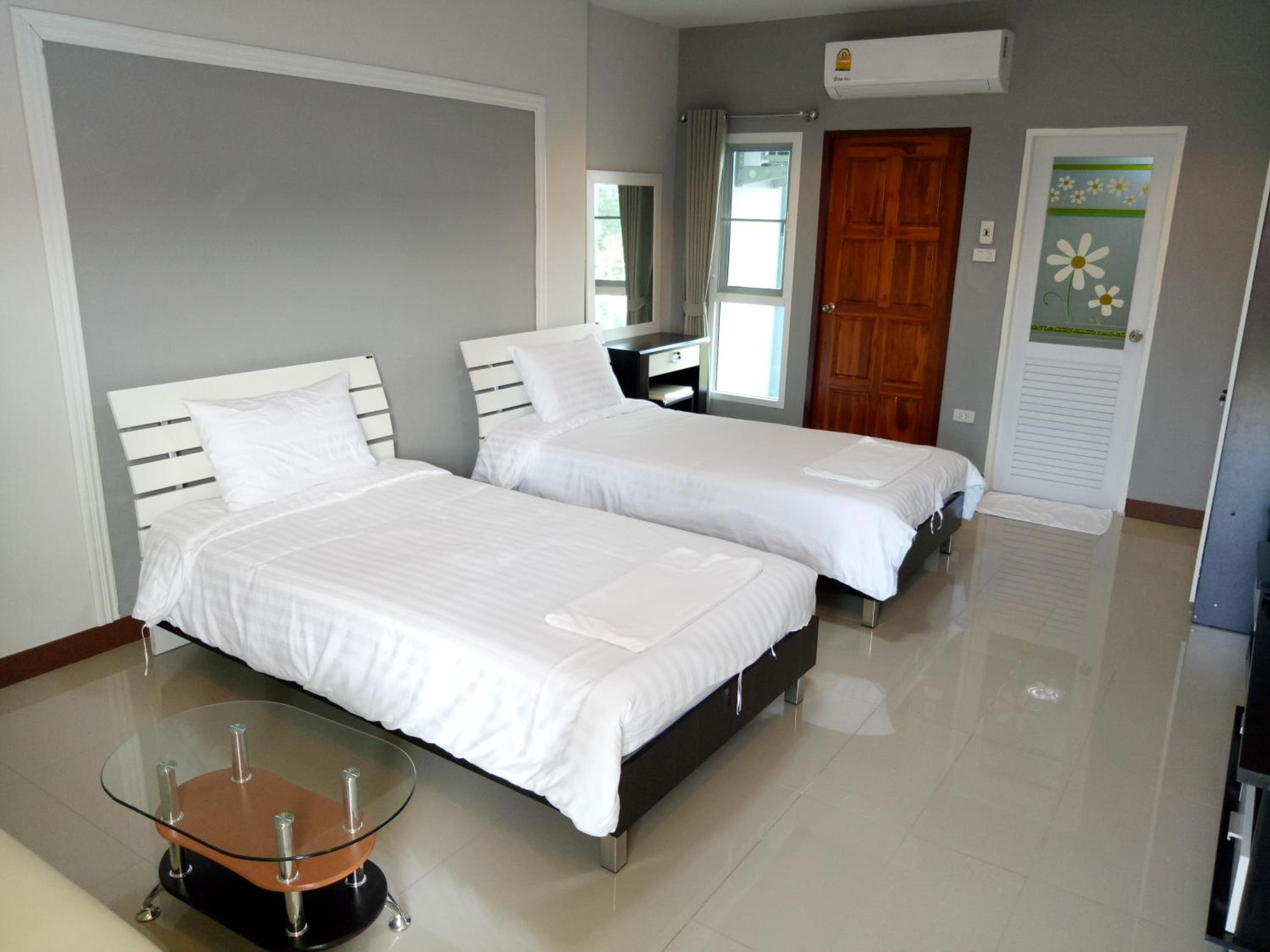 Standard Twin Room photo 2