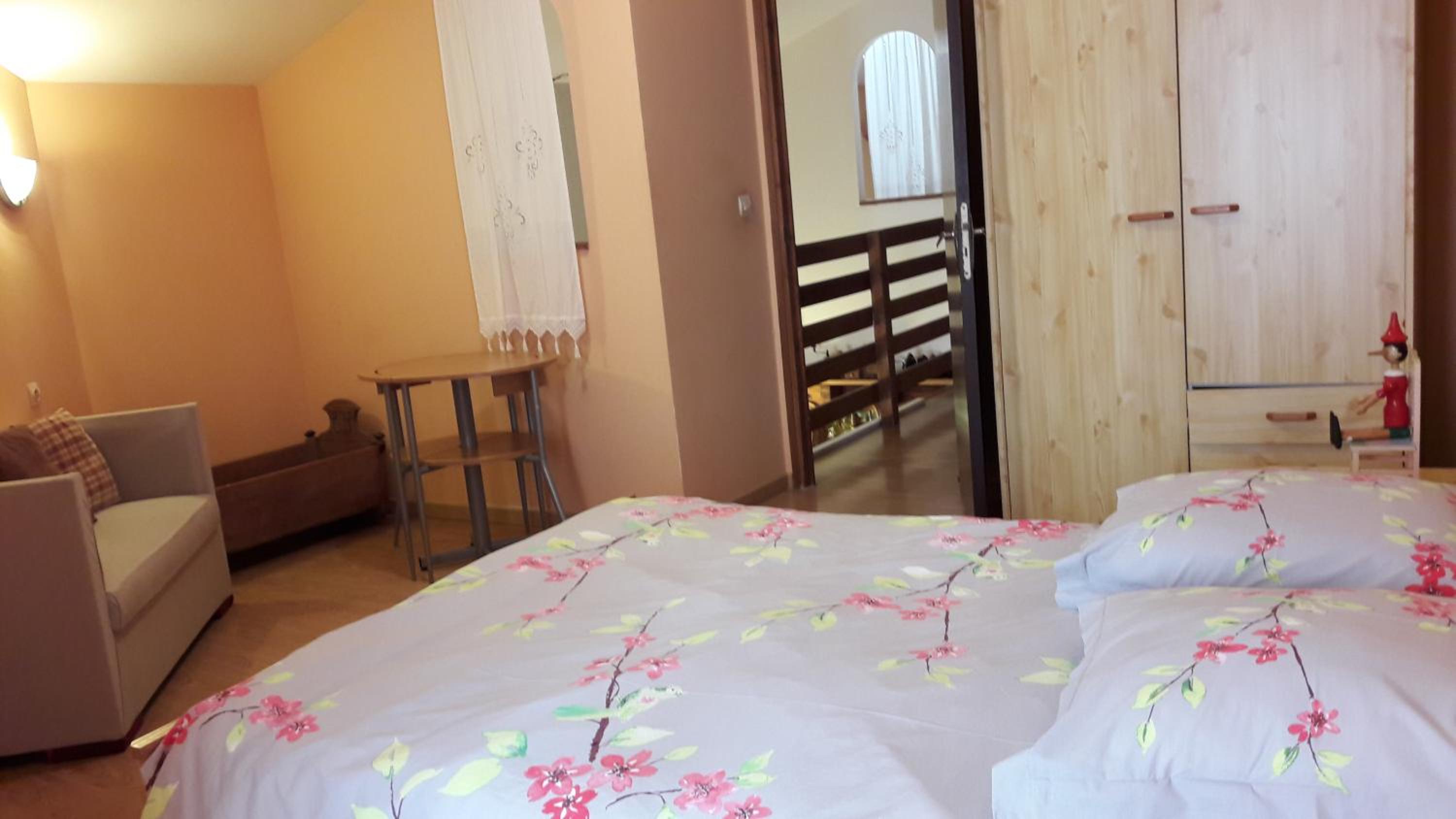 Two-Bedroom House - Photo 10