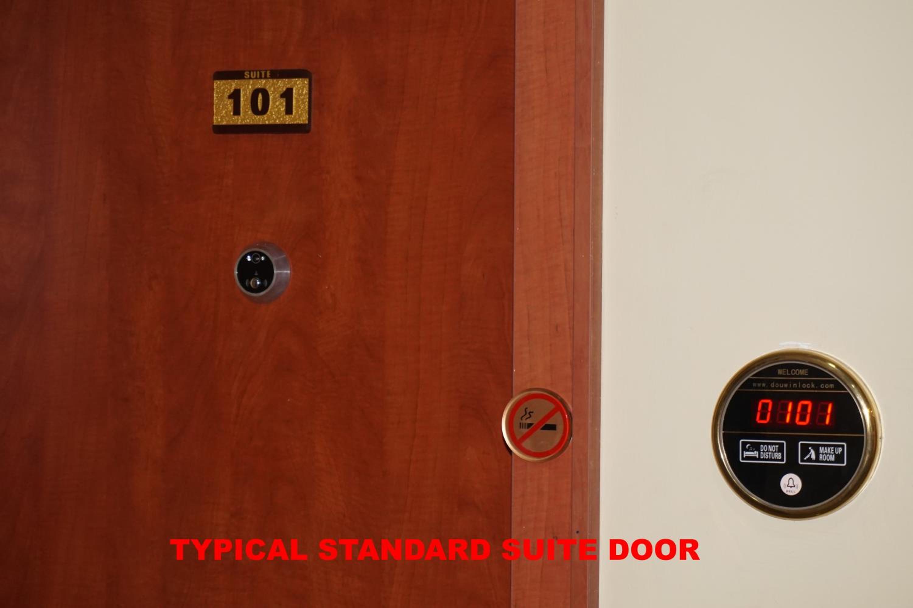 Standard Suite photo 2