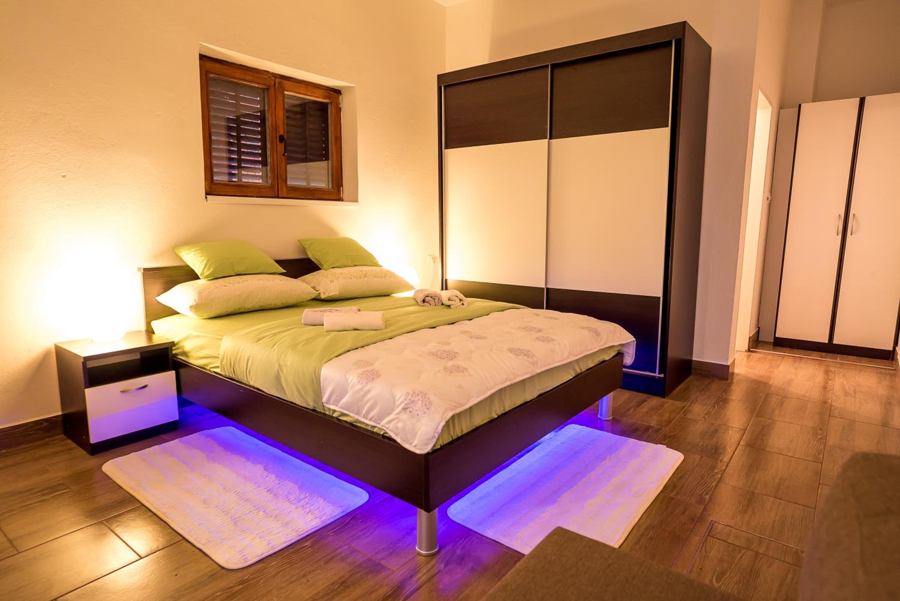 Studio Apartment photo 1