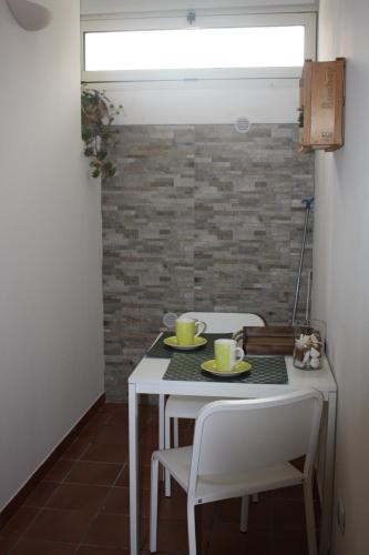 Double or Twin Room with Private Bathroom - Basement photo 3