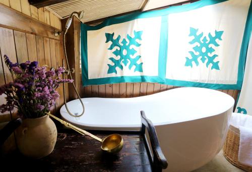 Deluxe Double Room with Bath photo 3
