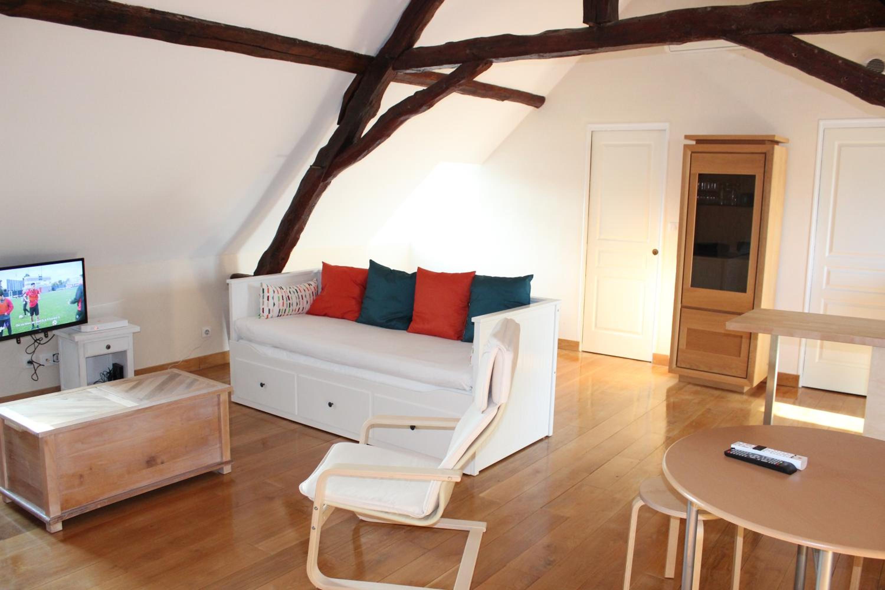 Studio Apartment photo 2
