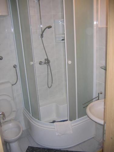 Deluxe Double Room with Shower