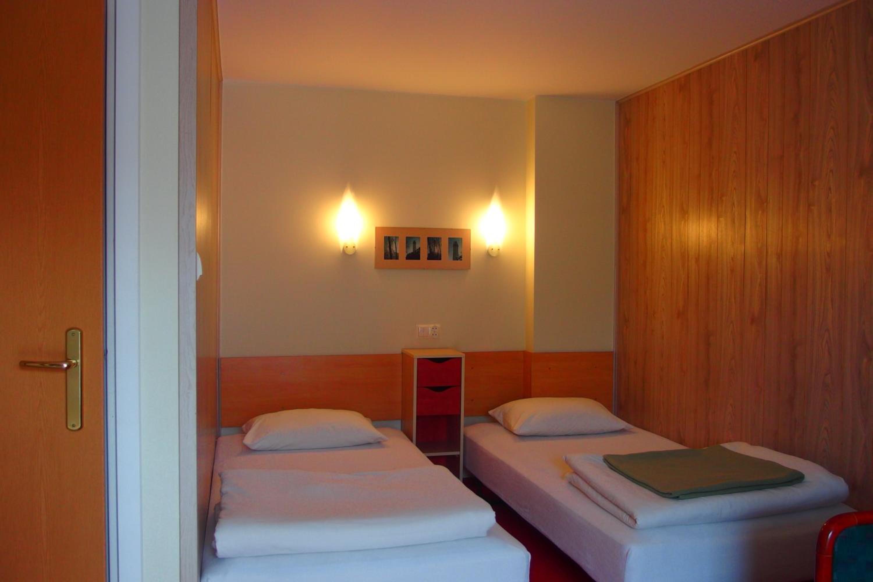 Standard Twin Room with Sofa photo 3
