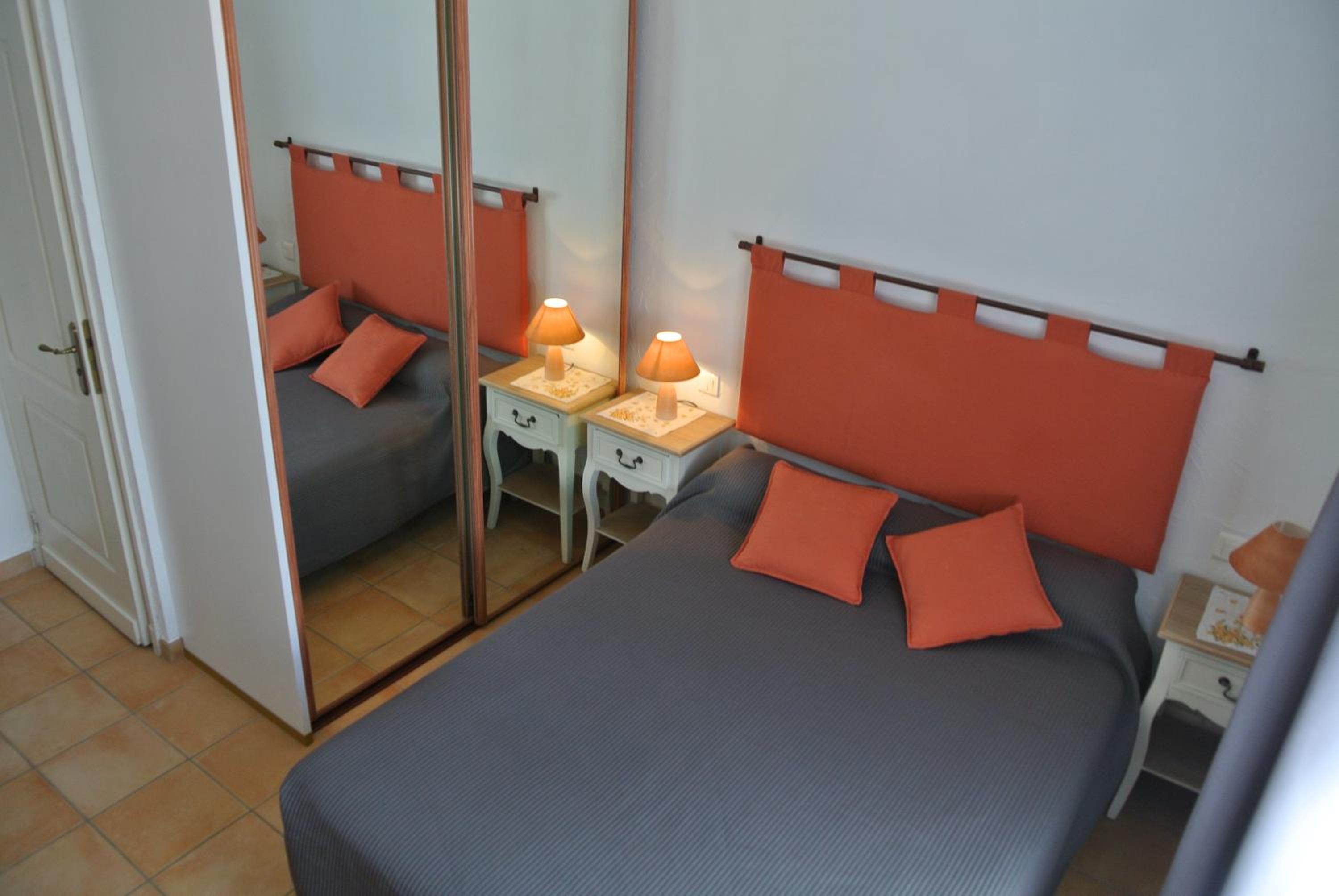 Double Room - Photo 6