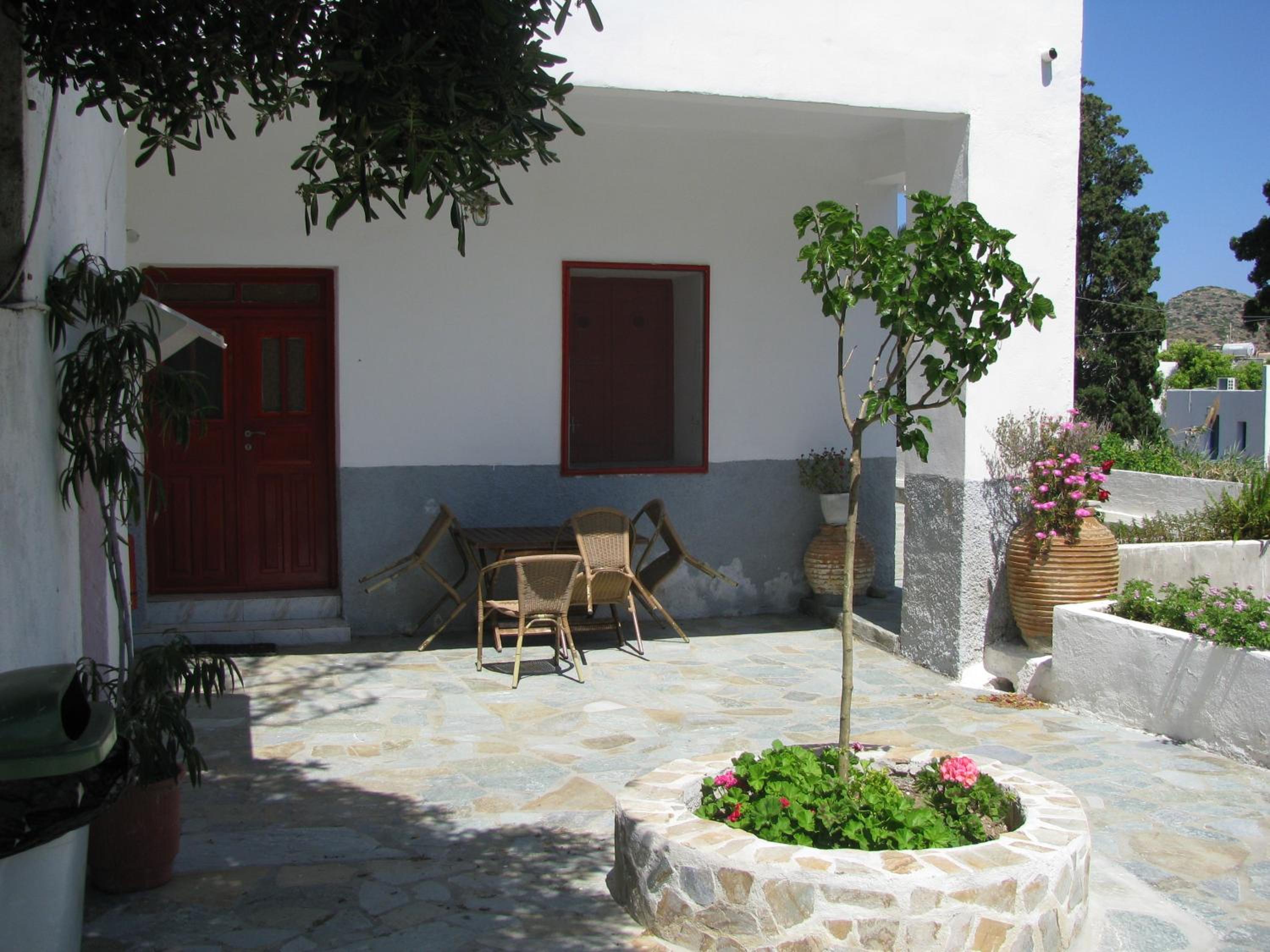Studio with Garden View (3 Adults)