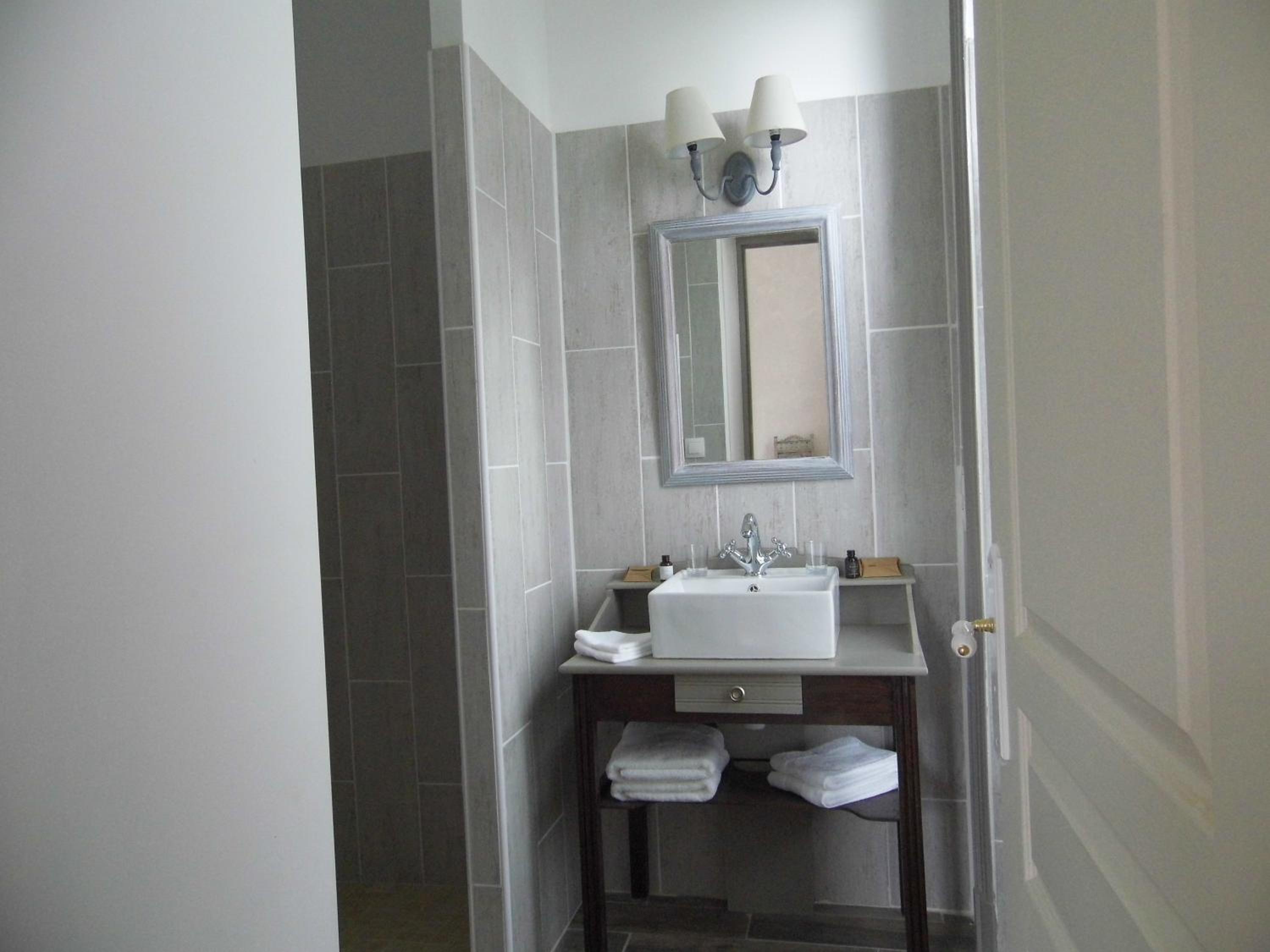 Double Room with Private Bathroom photo 3