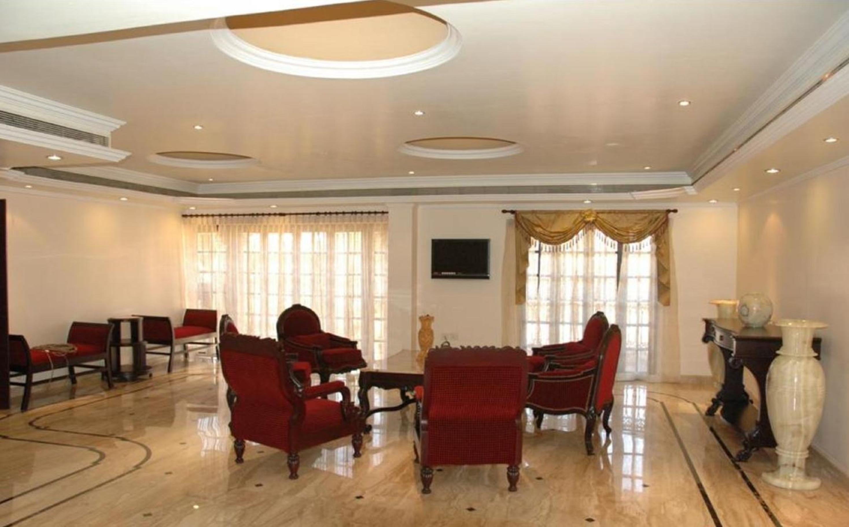 Queen Suite - Photo 3