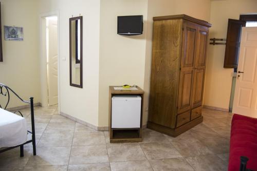 Basic Triple Room photo 3