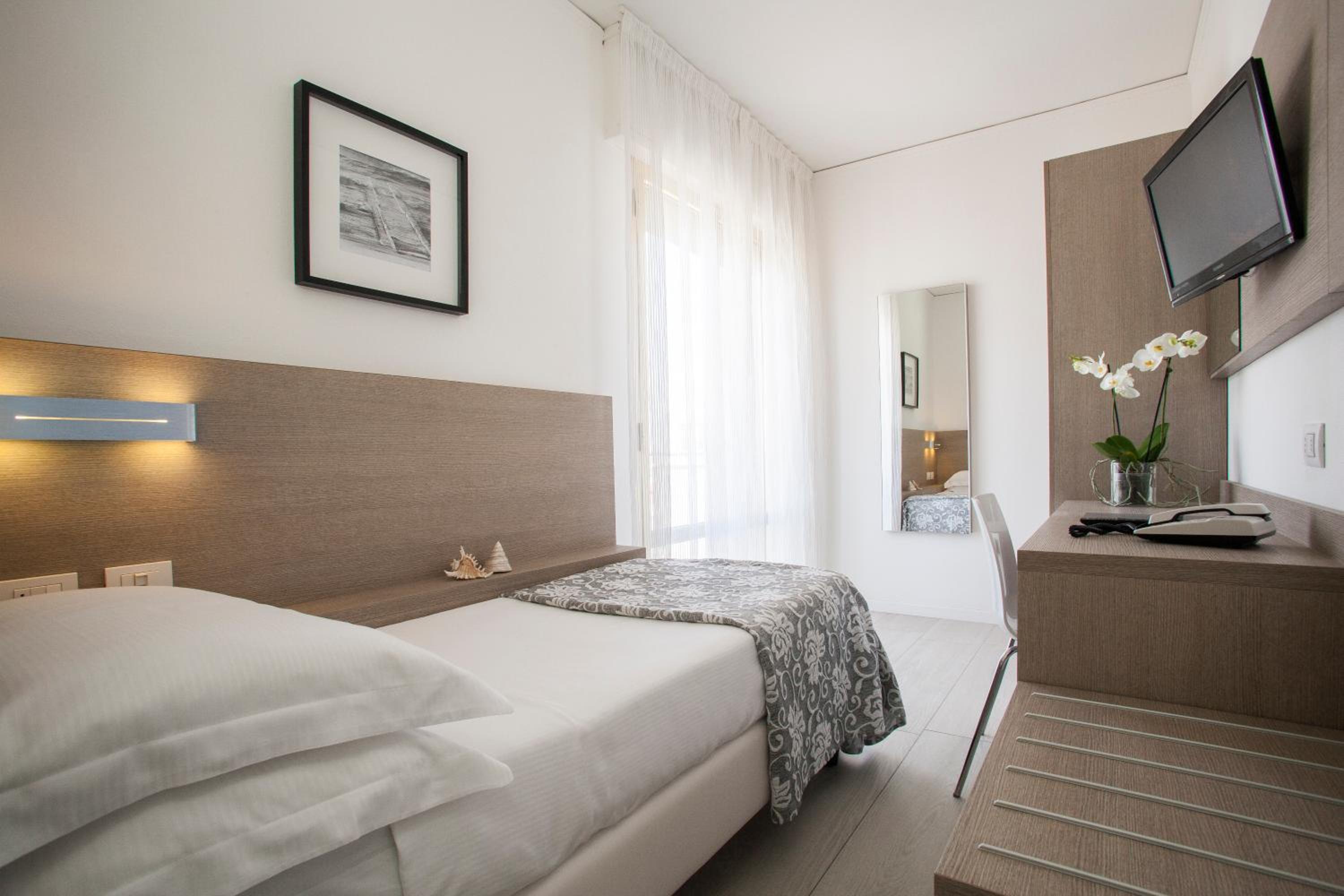 Single Room with Partial Sea View photo 1