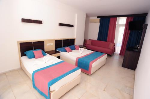 Family Room (2 Adults)