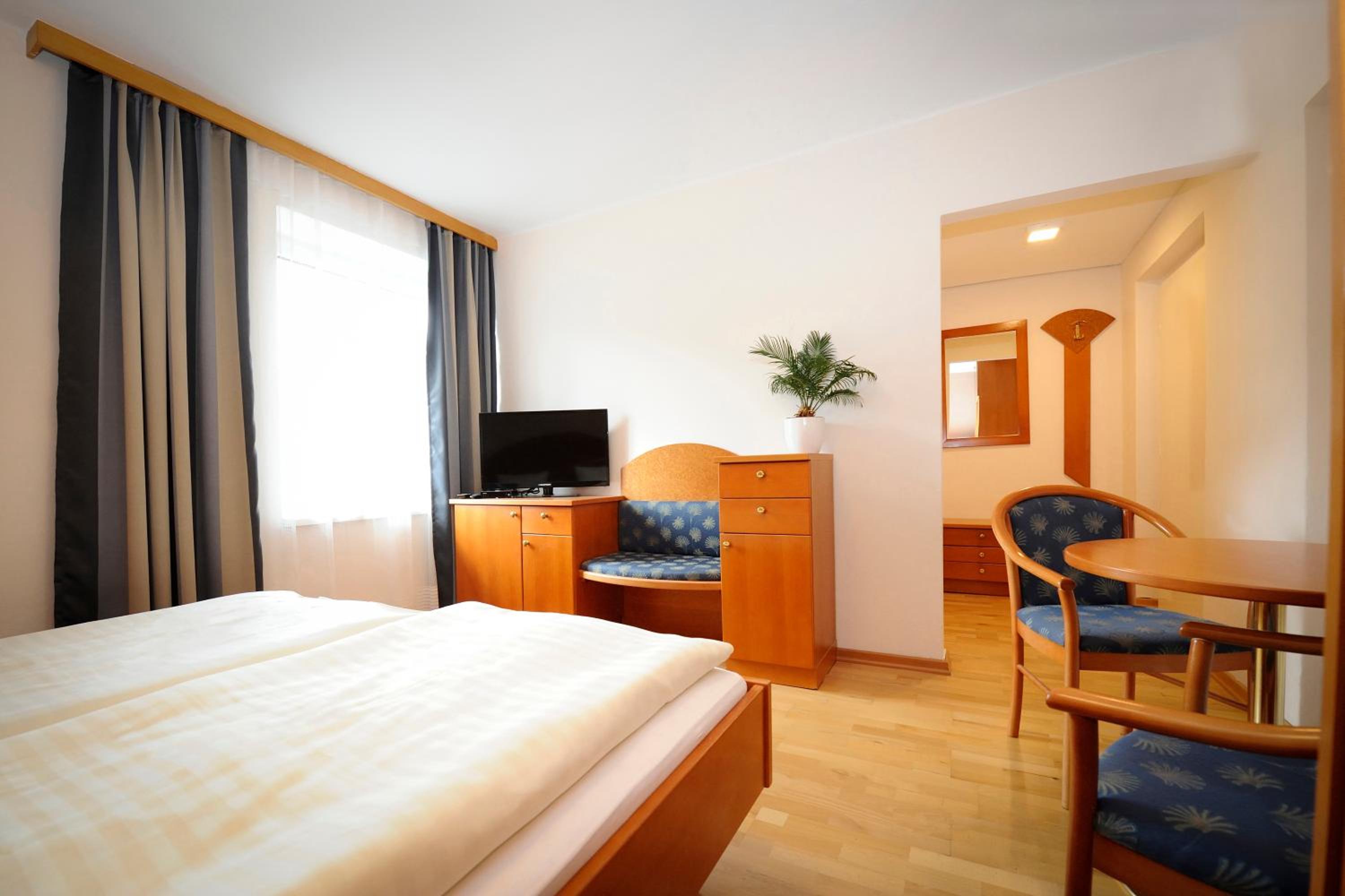 Budget Double Room photo 1