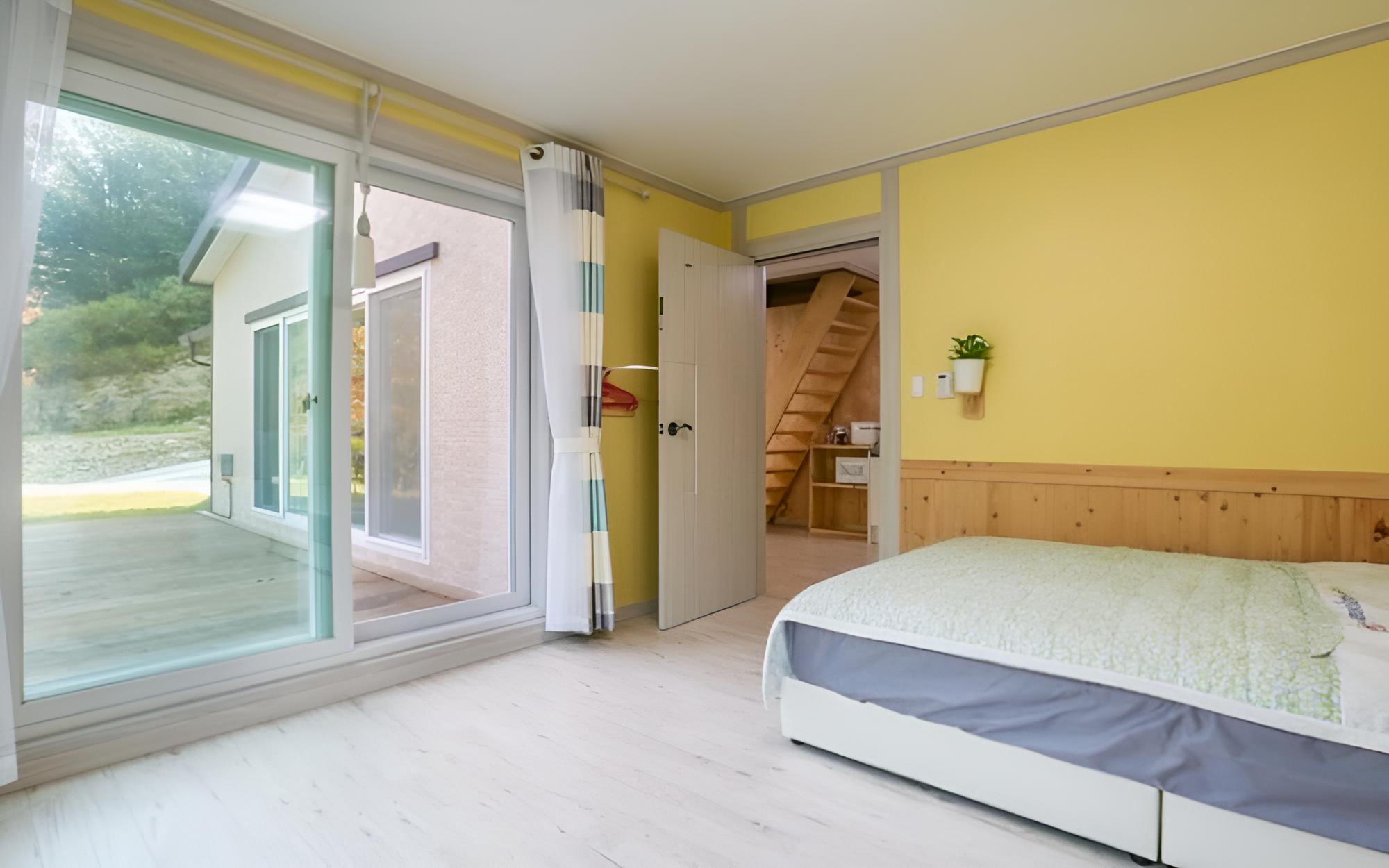 Room (Emerald Home (Unshared House Duplex S)