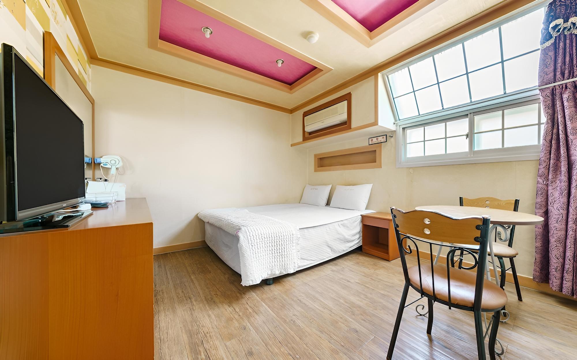Room (Standard)