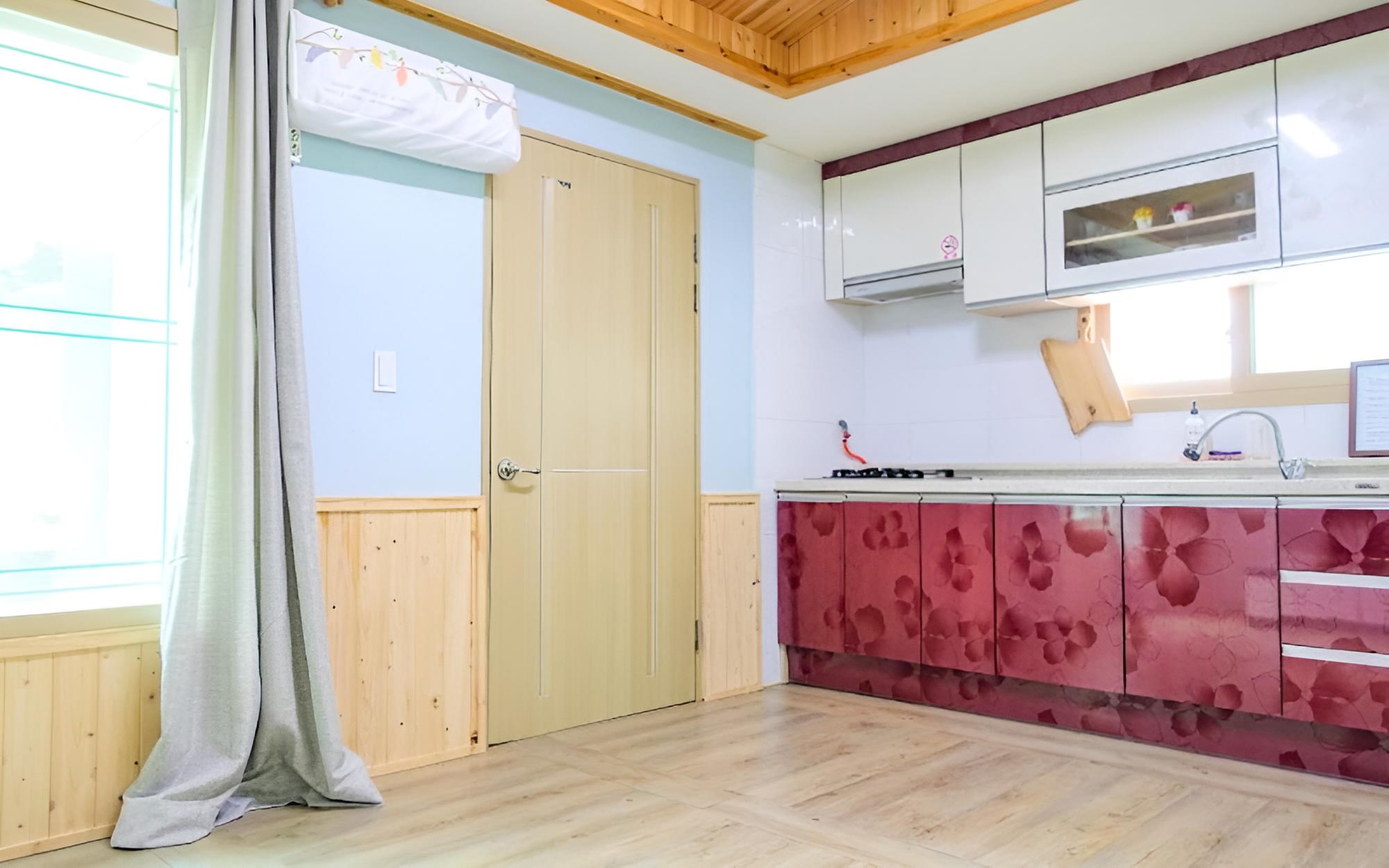 Room (With mountains)
