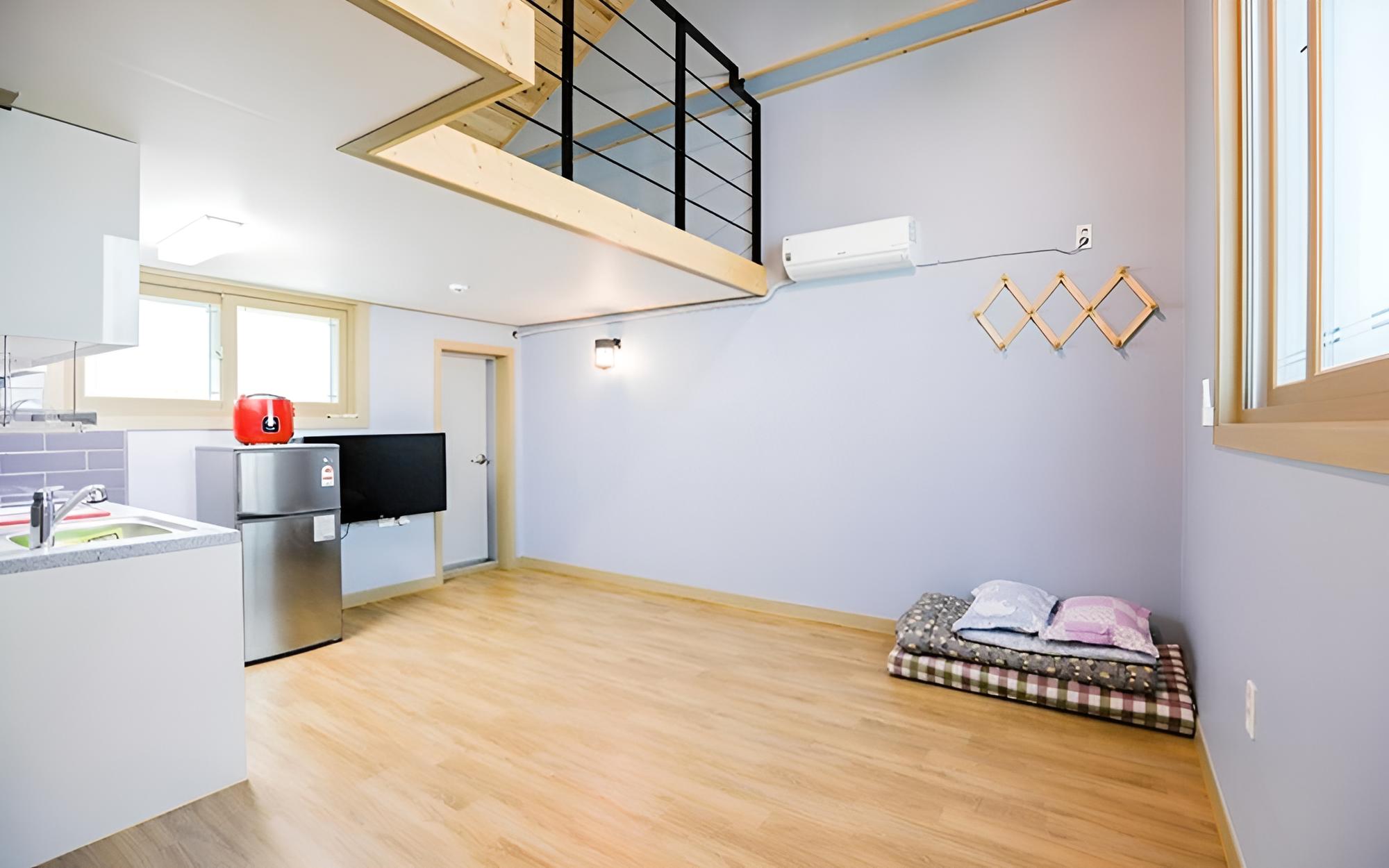 Room (Solbat 2 (Unshared House Duplex))