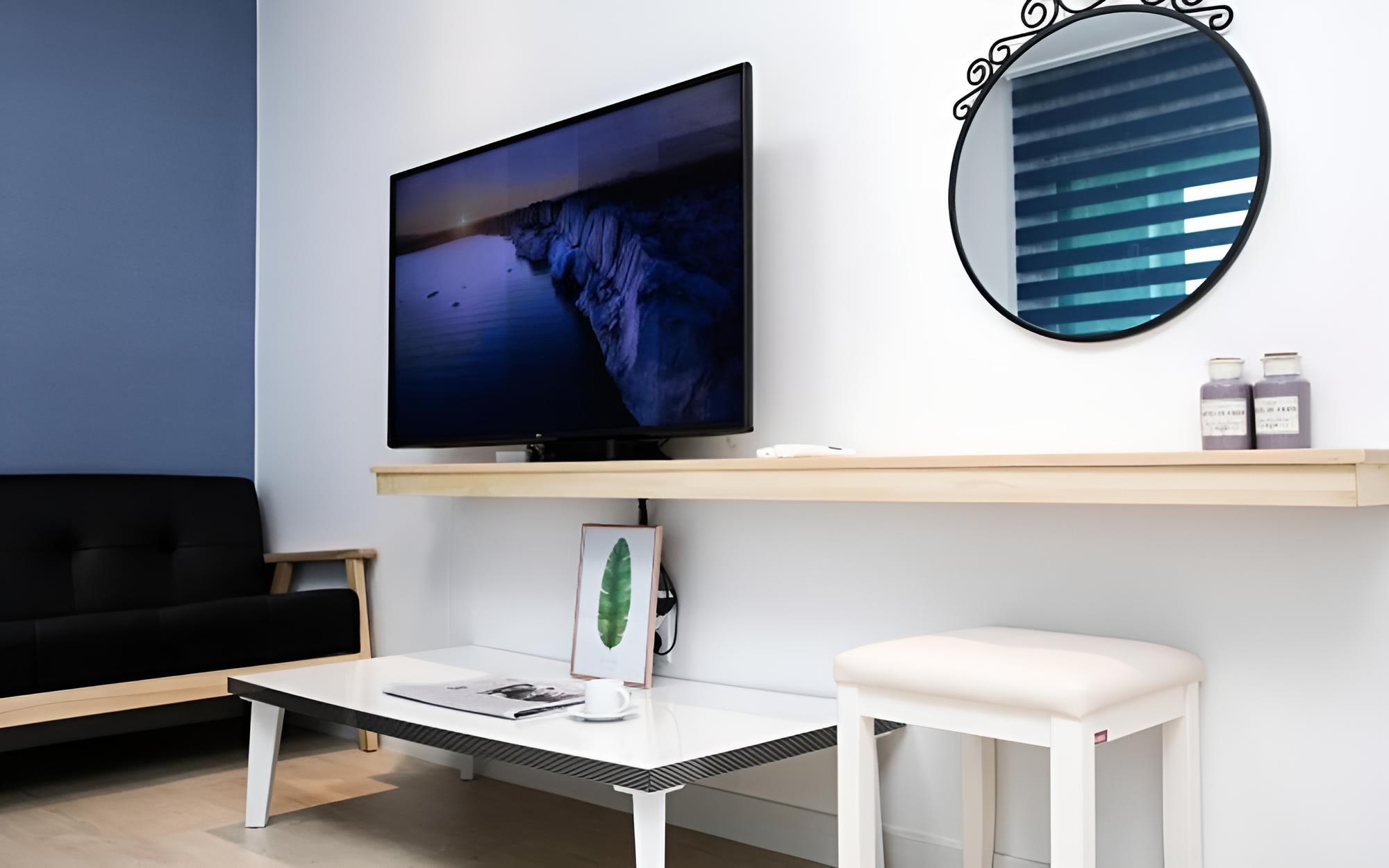 Room (303#)